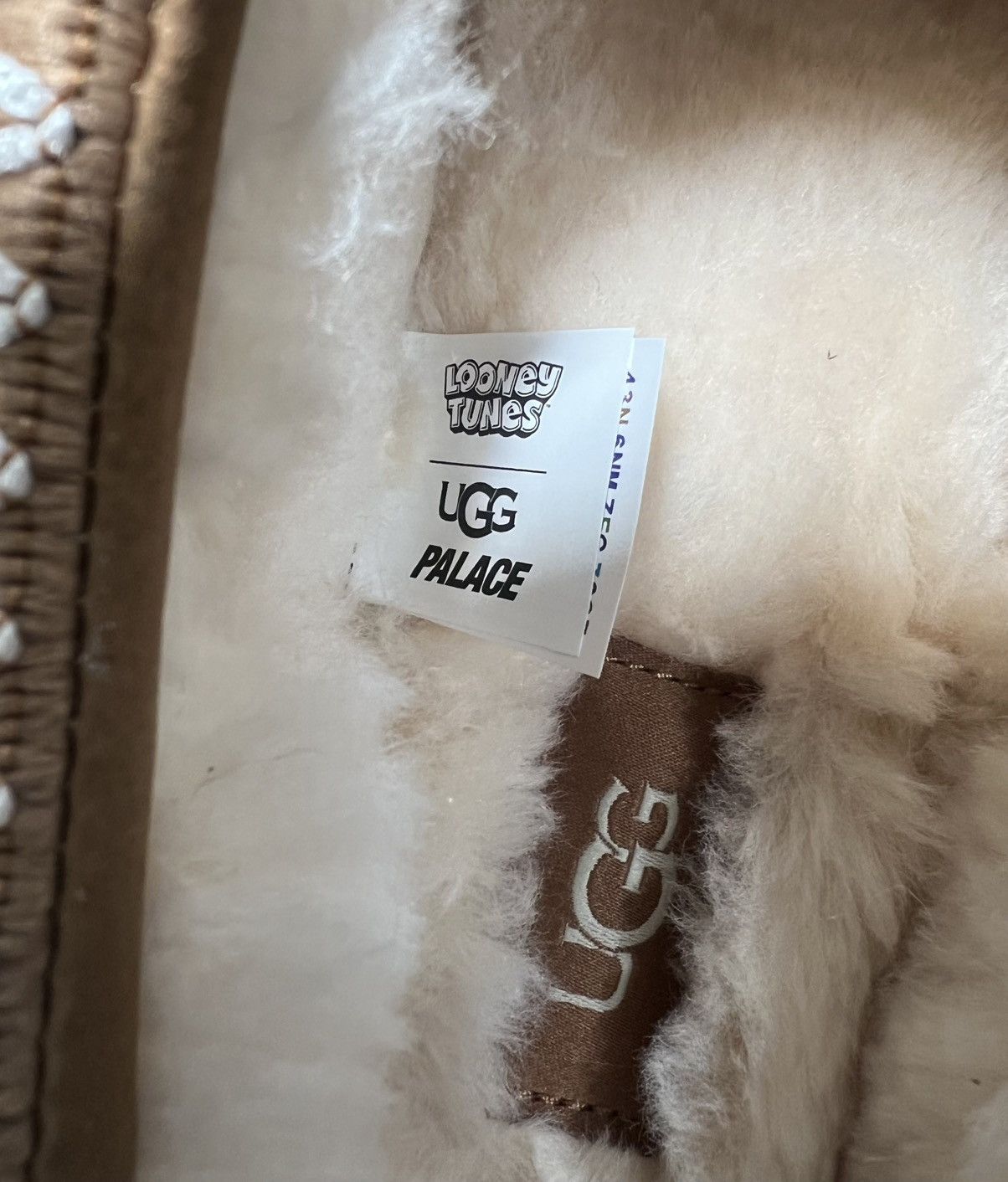Palace × Ugg Palace x UGG x Looney Tunes Uggs Size US 9 / EU 42 - 6 Thumbnail