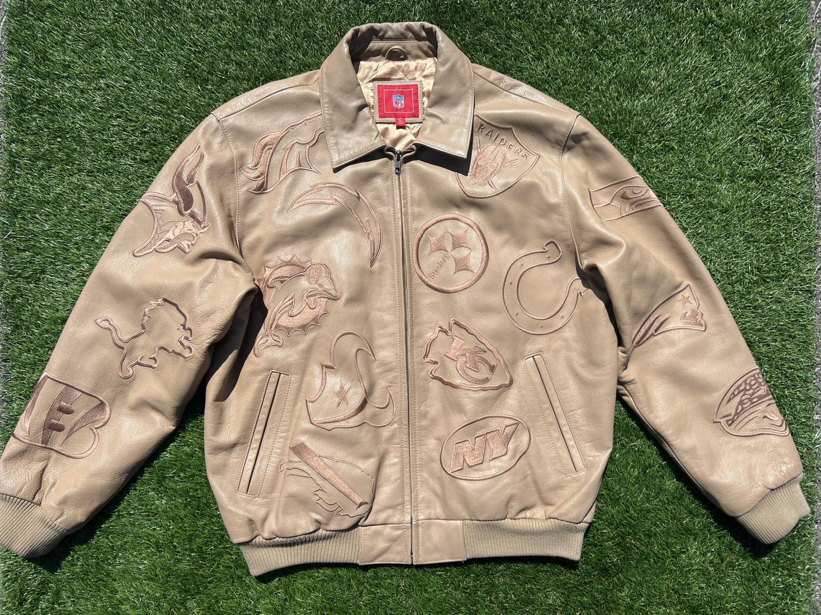 G-III Large Men’s Vintage GIII X NFL Teams Monochromatic Size US L / EU 52-54 / 3 - 1 Thumbnail