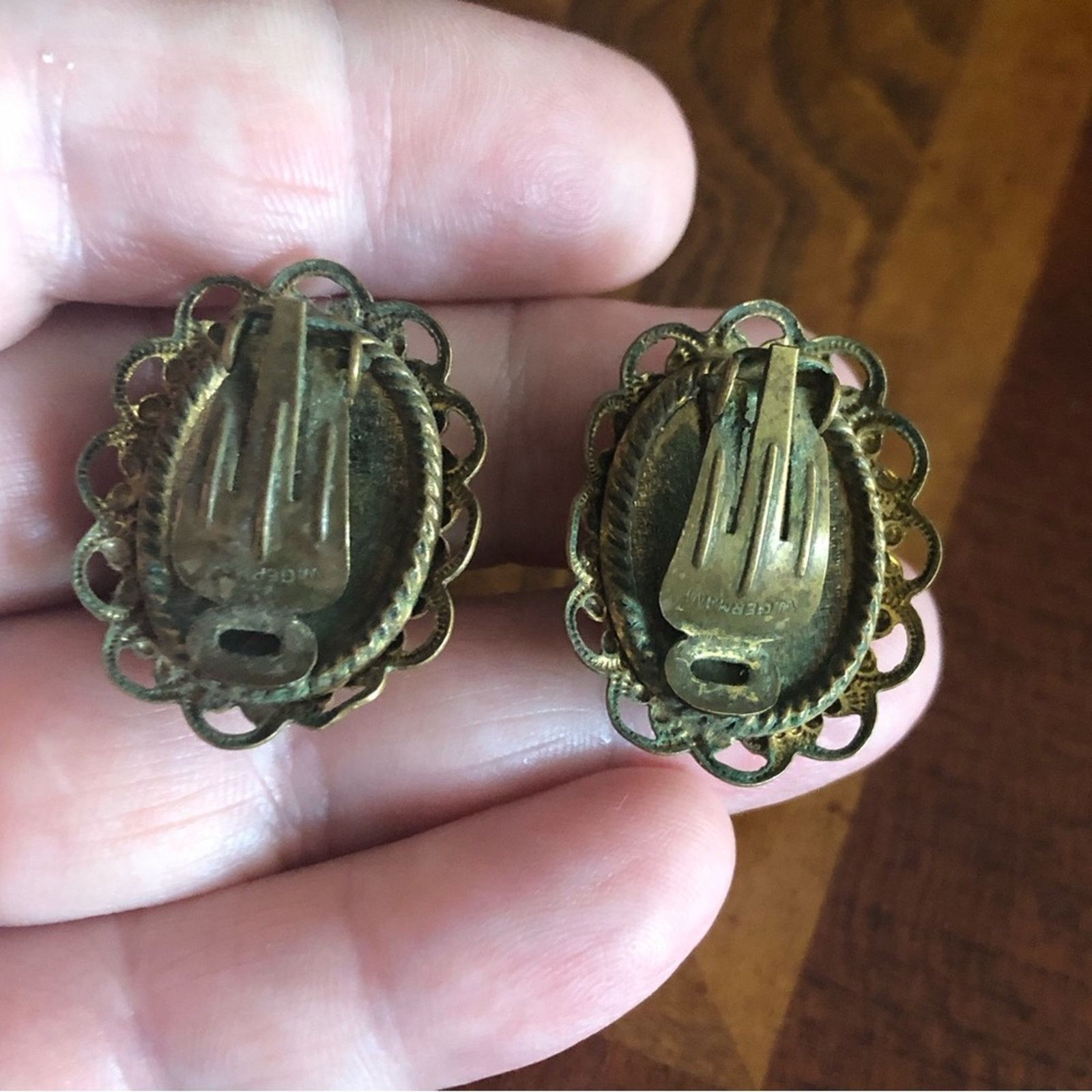 Vintage Vintage floral sugar glass filigree clip on earring Size ONE SIZE - 6 Thumbnail