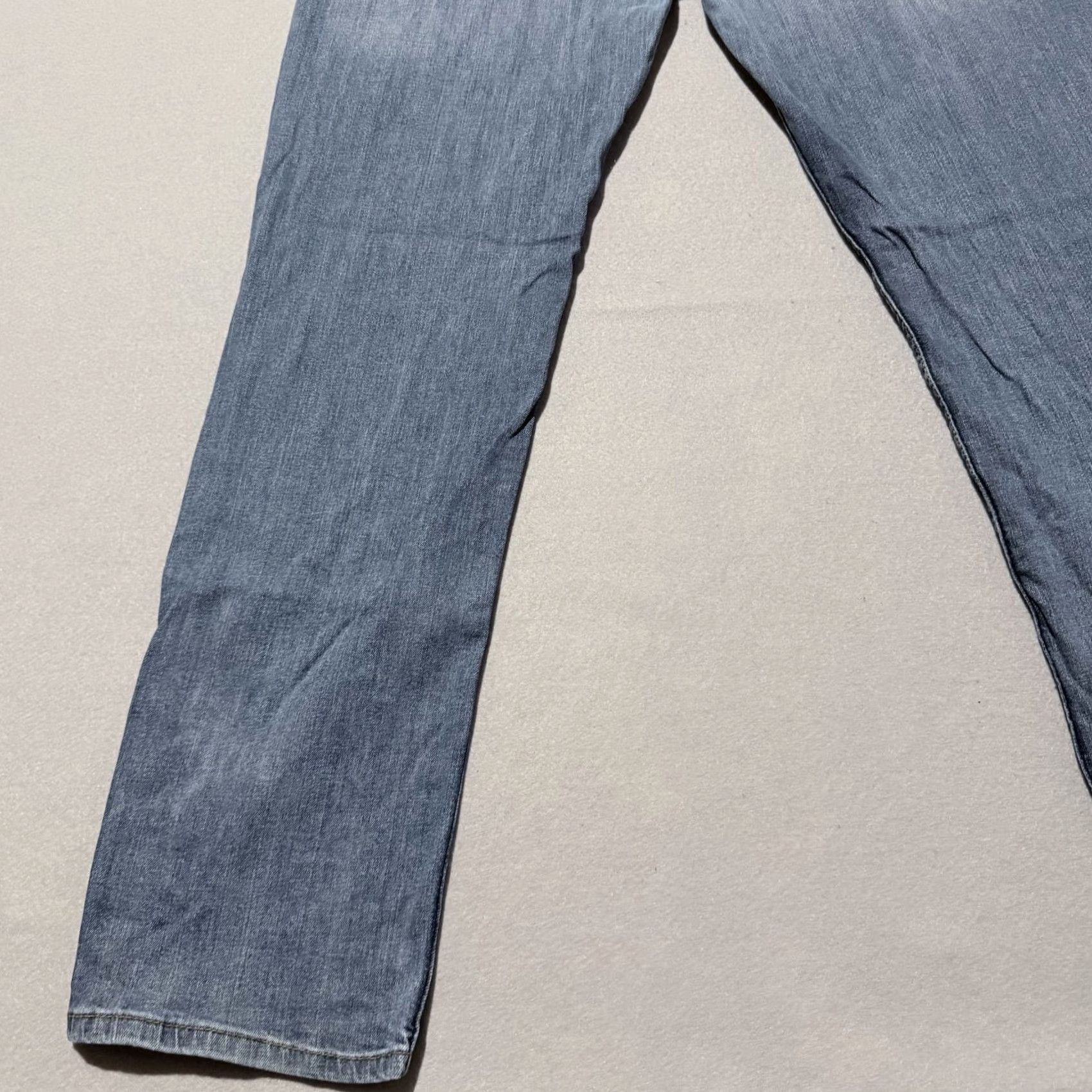 Levi's Levi's 559 Jeans Mens 38x32 Blue Denim Mid Rise Classic Straight Zip Fly - Flaws Jeans Mens Blue 559 38x32 Mid Rise Straight Zip Fly Flaws Size US 38 / EU 54 - 7 Thumbnail