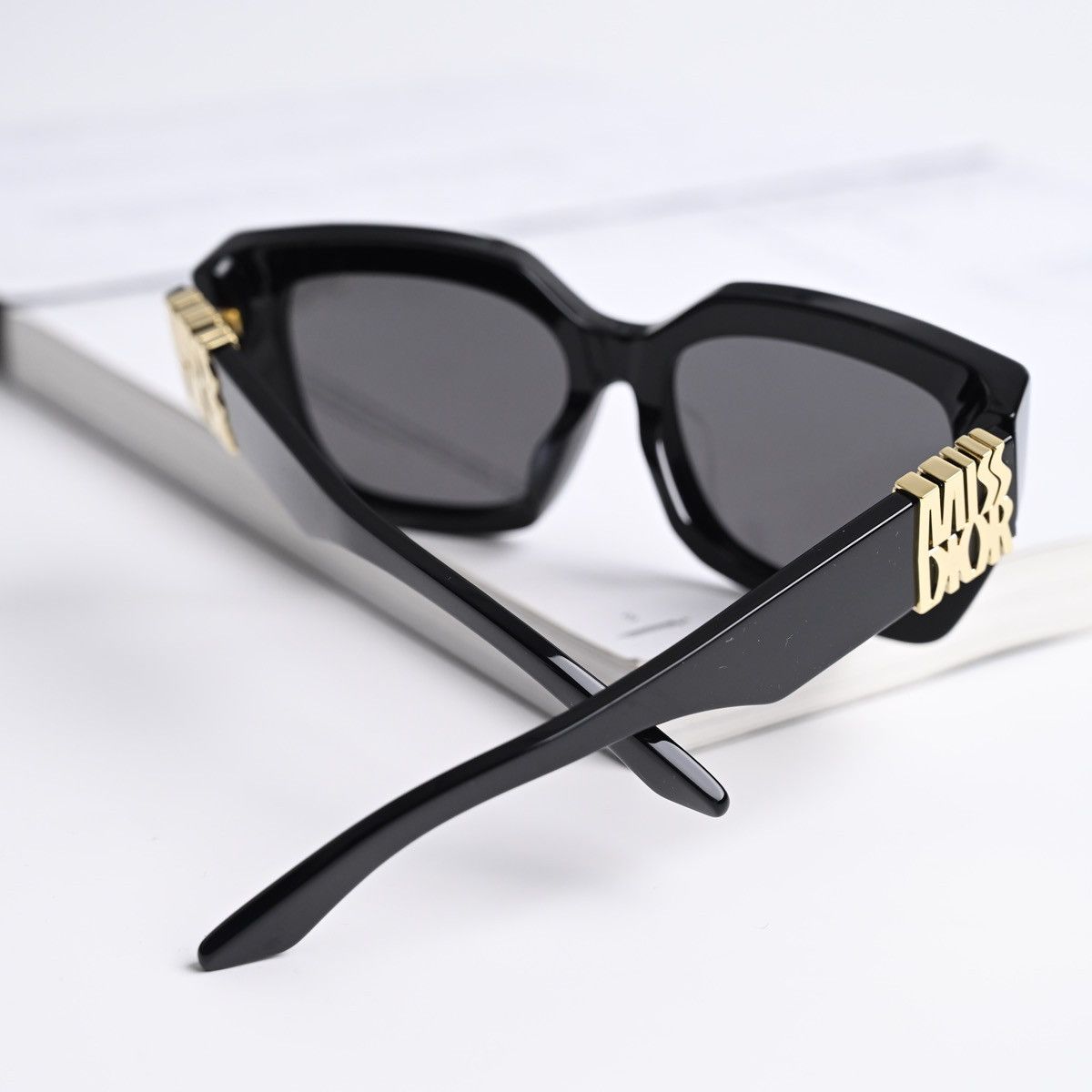 Dior DIOR MISSDIOR S2I 10A0 SUNGLASSES Size ONE SIZE - 11 Thumbnail