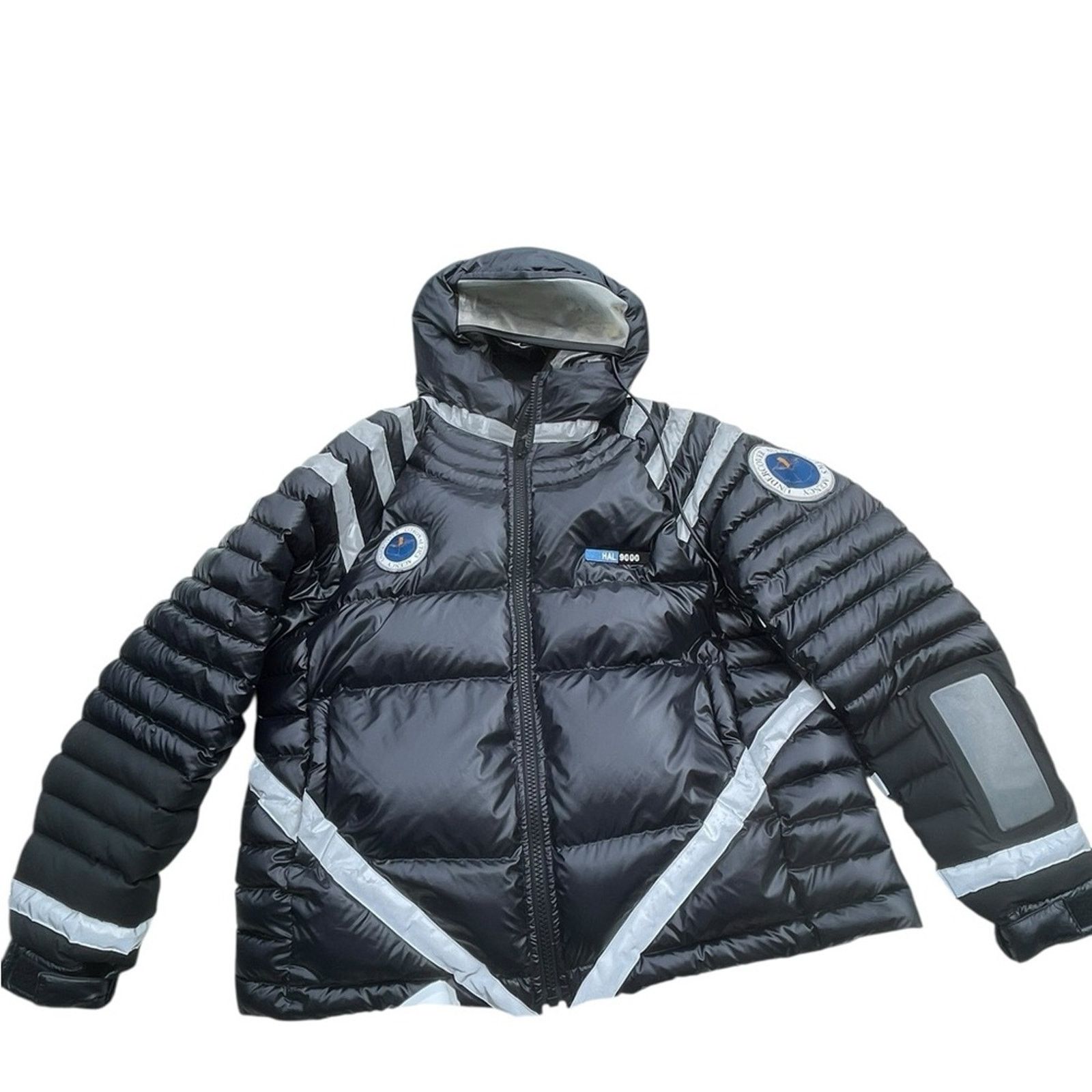 Undercover AW18 LED Space Suit RUNWAY AW18 2001: A Space