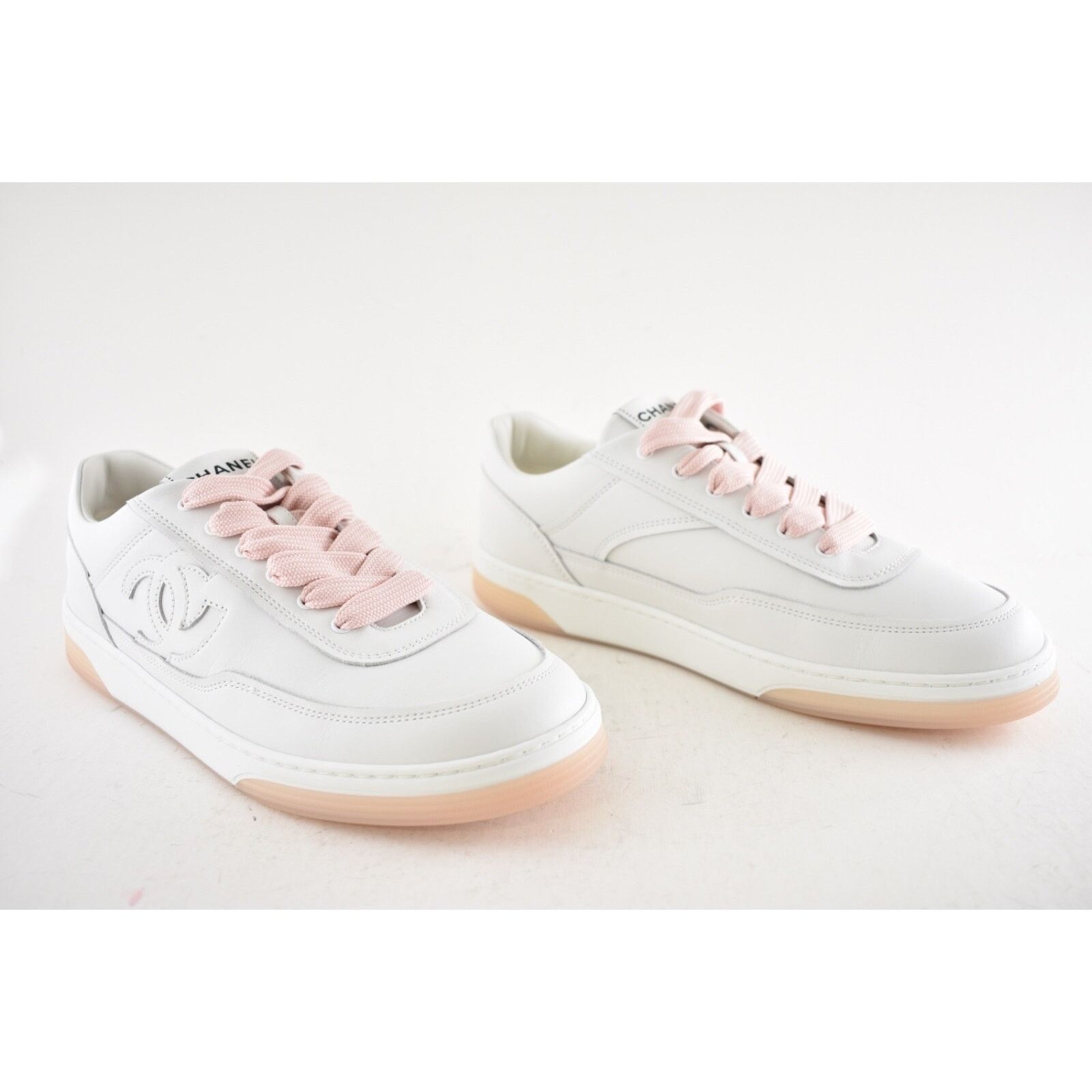 Chanel Chanel 24P Leather CC Logo Flat Lace Up Runner Sneaker 40 Size US 10 / IT 40 - 6 Thumbnail