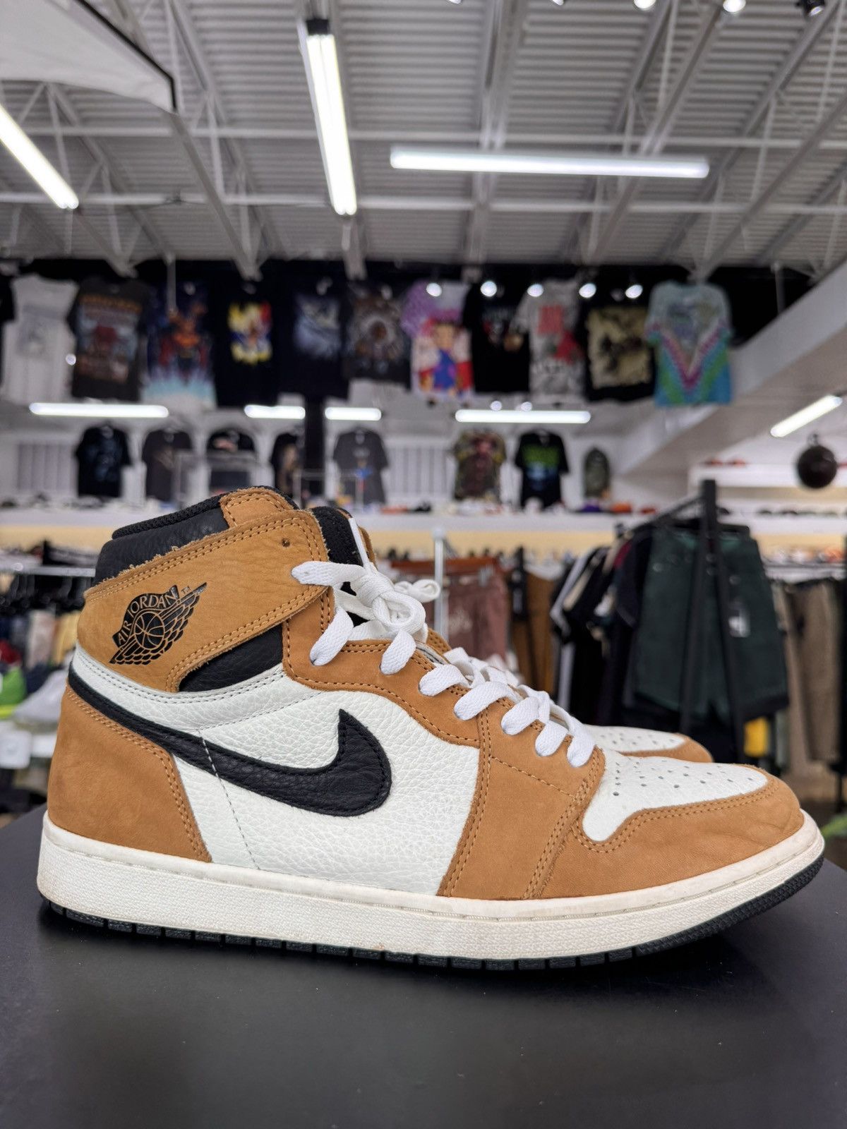 Jordan Brand Air Jordan 1 High Rookie Of The Year Size 12 (2018) Size US 12 / EU 45 - 6 Thumbnail