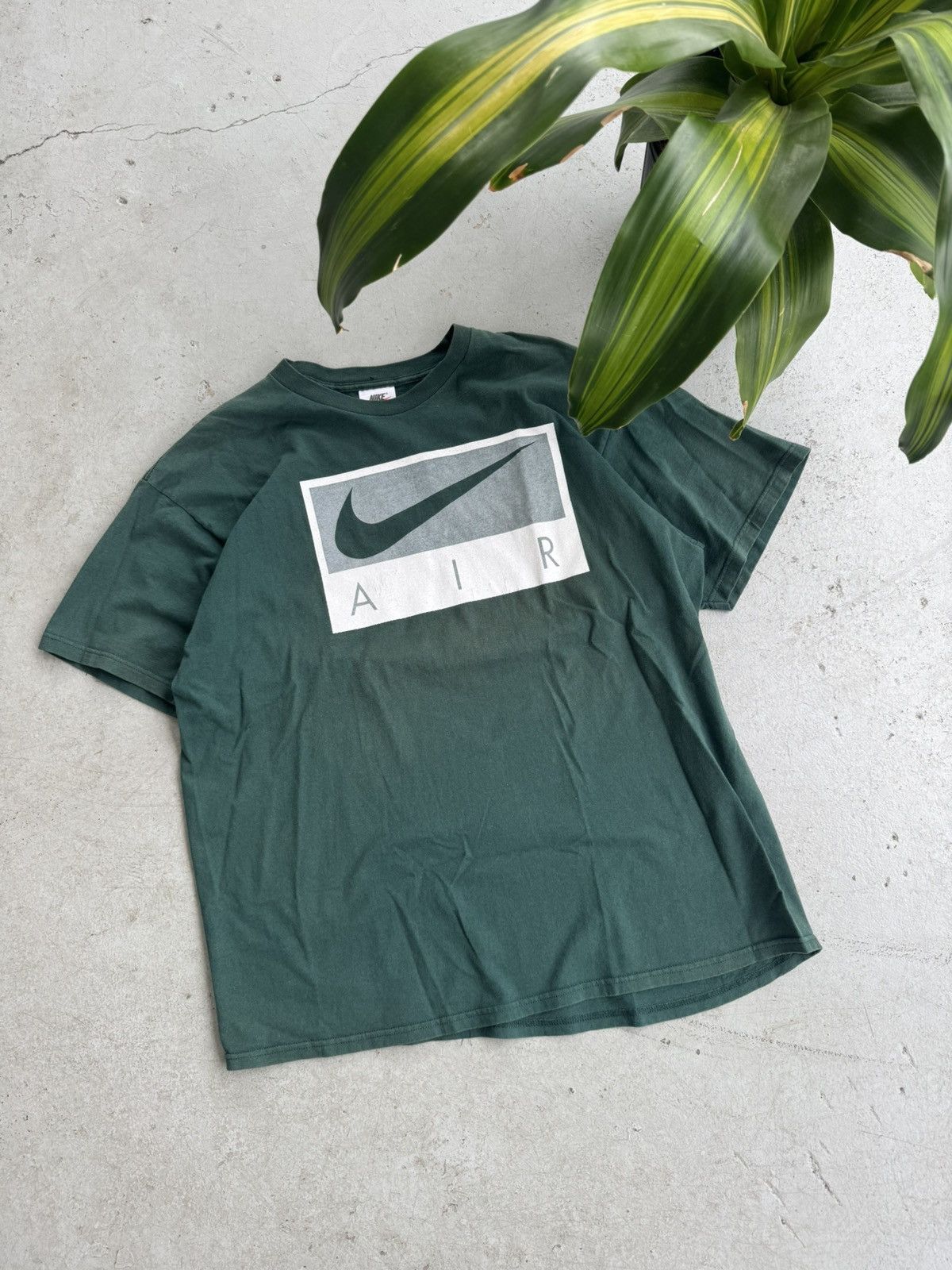Nike Y2K Nike Center Swoosh Essential Tee Size US XL / EU 56 / 4 - 4 Thumbnail
