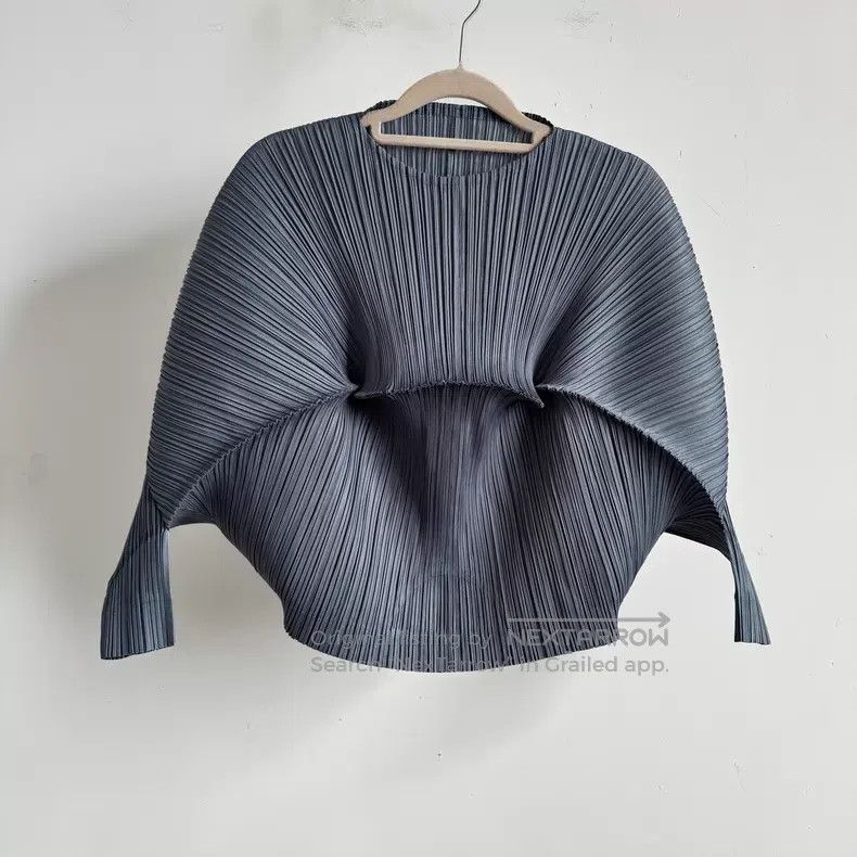 Issey Miyake Issey Miyake size:one size Gray Long Sleeve Size XXS / US 00 / IT 34 - 1 Thumbnail