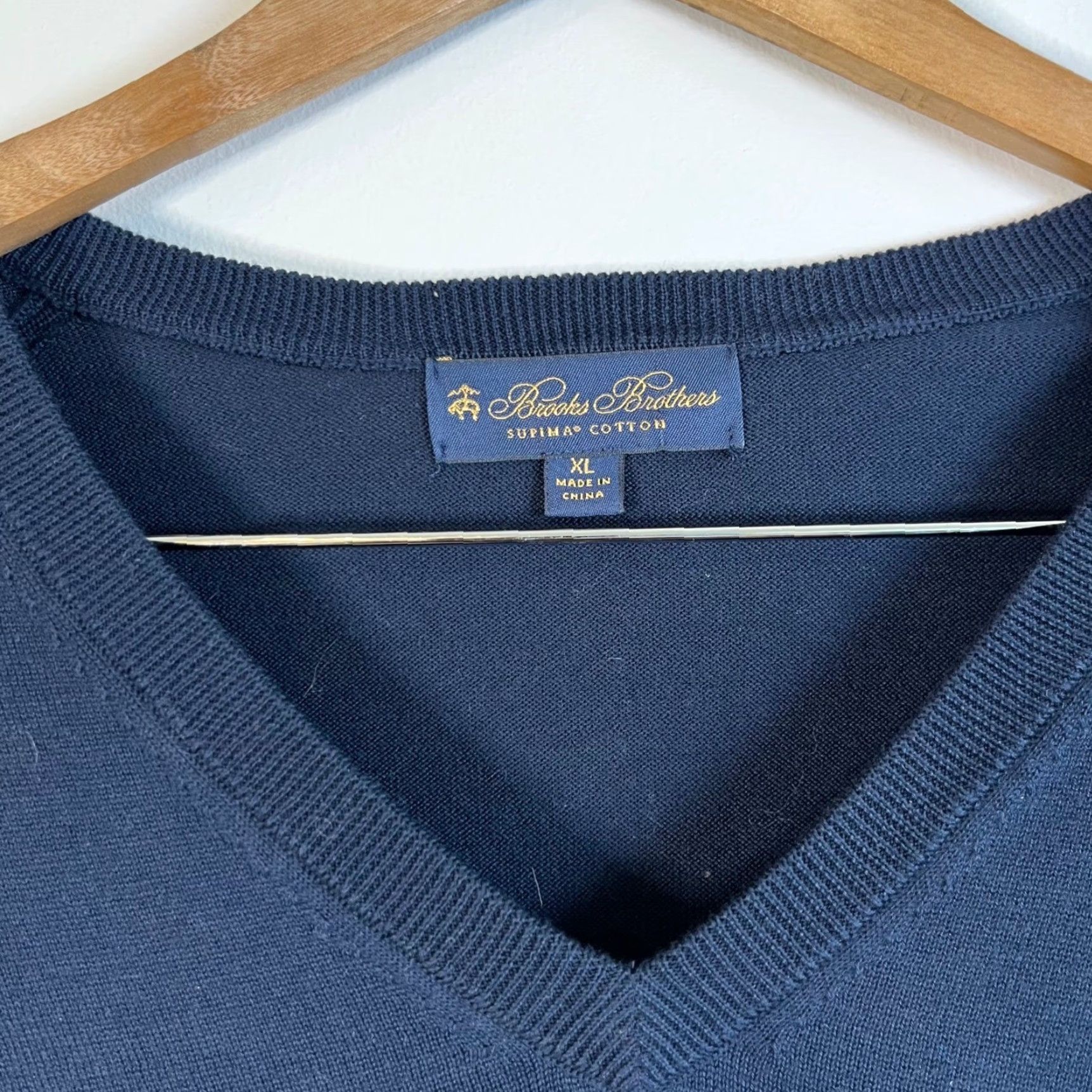 Brooks Brothers Brooks Brothers Mens XL Navy Blue Supima Cotton V-Neck Sweater 42224-155ND050 Size US XL / EU 56 / 4 - 2 Thumbnail