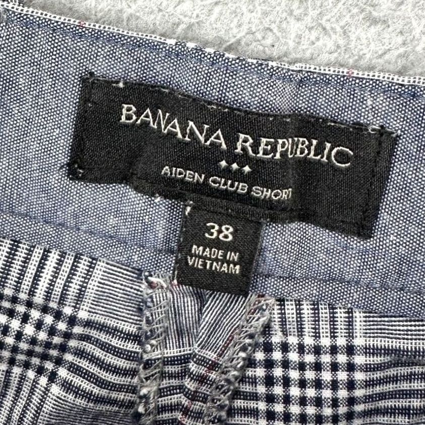 Banana Republic Banana Republic Shorts Mens 38 Gray Aiden Club Men Size Plaid Red White Size US 38 / EU 54 - 4 Thumbnail