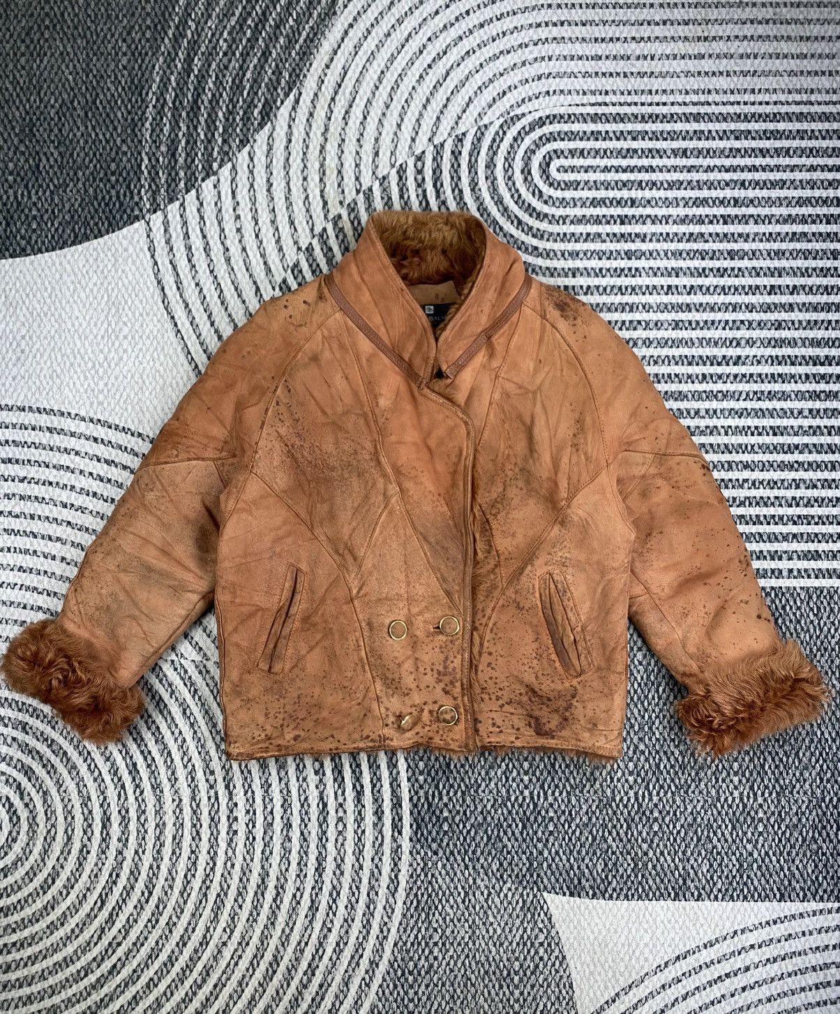 Pierre Balmain Vintage Pierre Balmain Curly Fur Lining Leather Suede Jacket Size M / US 6-8 / IT 42-44 - 6 Thumbnail