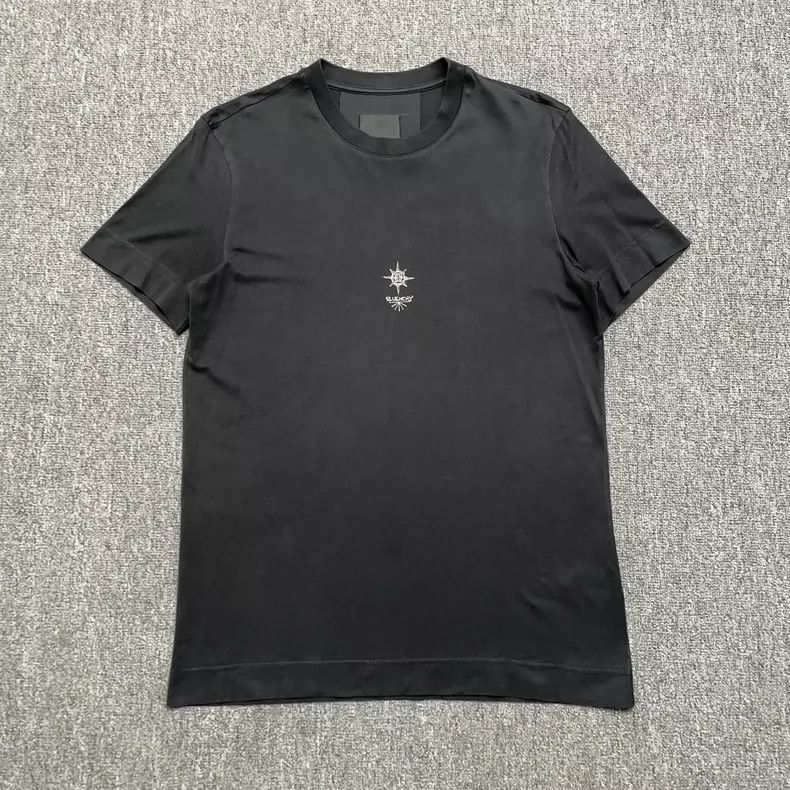 Givenchy Givenchy Back Rose Cross Printed Short-sleeve 2506-Nextarro Size US S / EU 44-46 / 1 - 1 Thumbnail