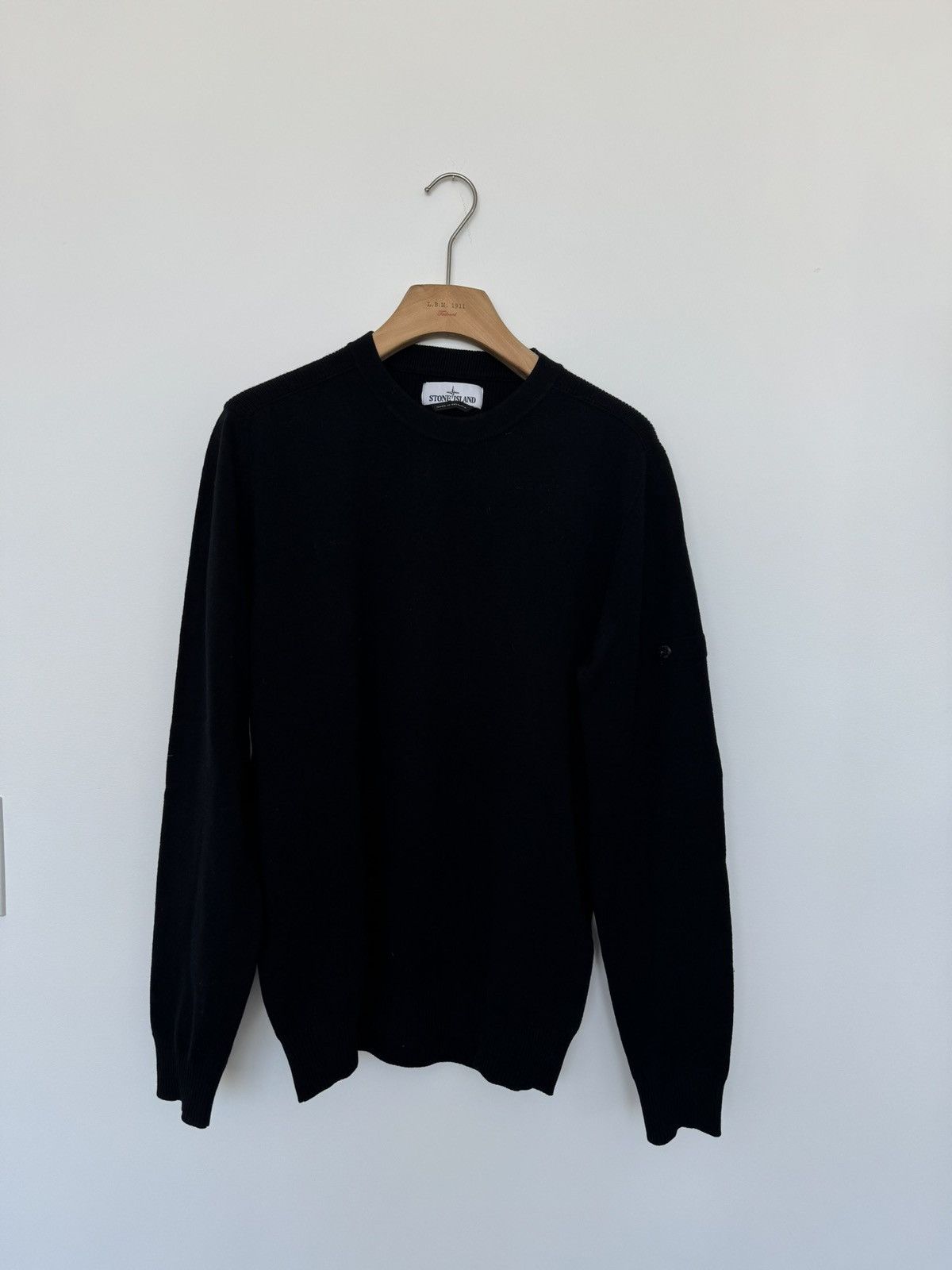 Stone Island Near mint Stone Island black sweater Size US L / EU 52-54 / 3 - 1 Thumbnail