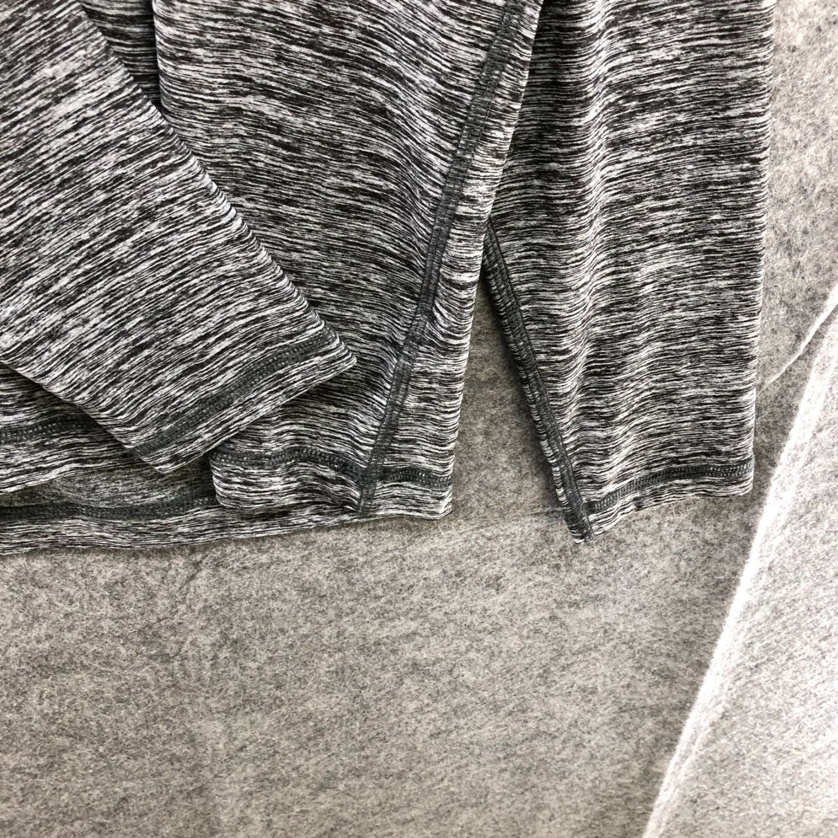 Vintage Pino Porte Mens Gray Heather Active Hoodie XL Lightweight Zip Pocket Hoodie Mens XL Gray Heather Zip Pocket Lightweight Polyester Fleece Activewear Size US XL / EU 56 / 4 - 5 Thumbnail