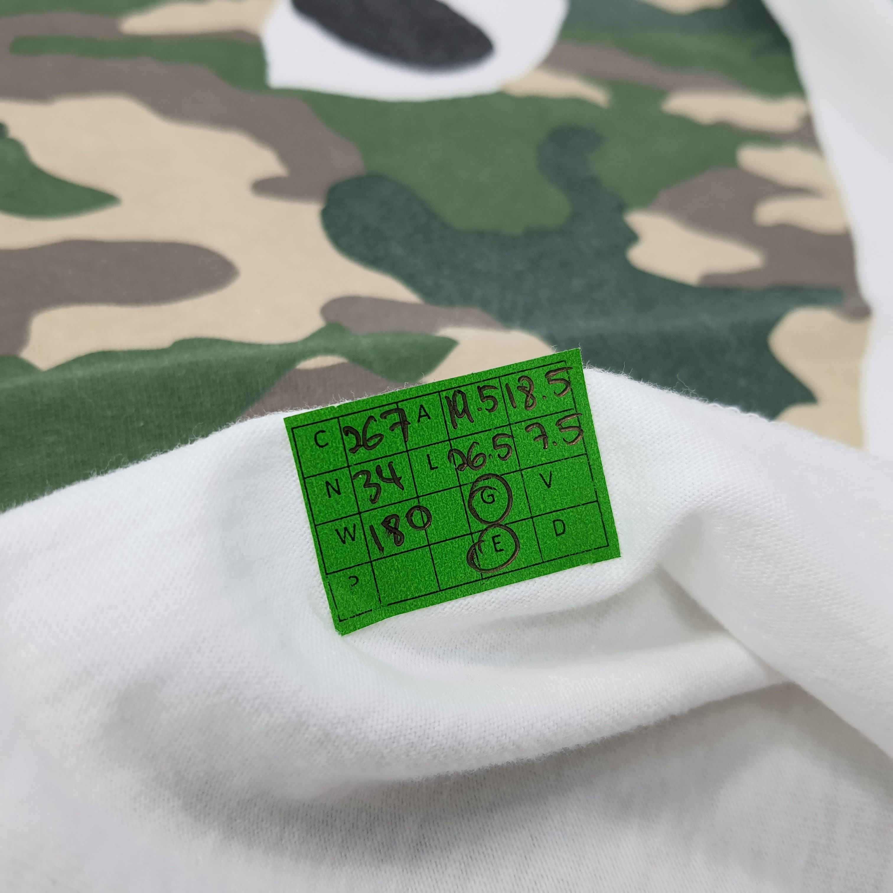 Comme des Garcons PLAY Vintage Comme Des Garcons PLAY Camo Heart Tee C267N34 Size US M / EU 48-50 / 2 - 8 Thumbnail