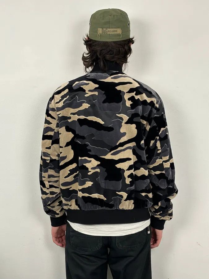 Emporio Armani FW2020 Emporio Armani Camo Velvet Padded Bomber Jacket Size US M / EU 48-50 / 2 - 2 Thumbnail