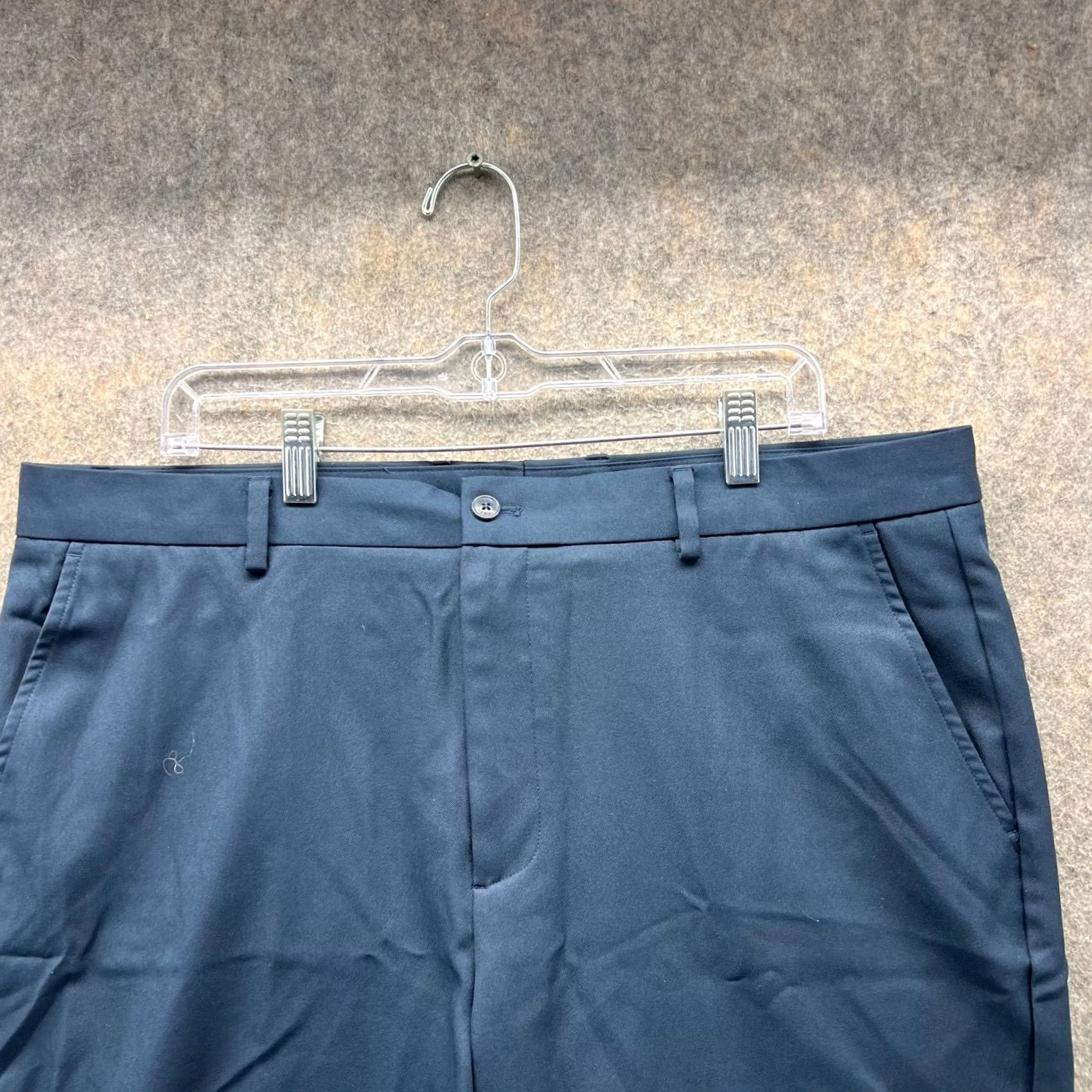 Vintage Greg Norman Shorts Mens 38 Blue Navy Stretch Casual Lightweight Pleated Chino Regular Waist 38in Baseball, 8in Inseam, Knit Fabric, Polyester, Golf P Size US 38 / EU 54 - 6 Thumbnail
