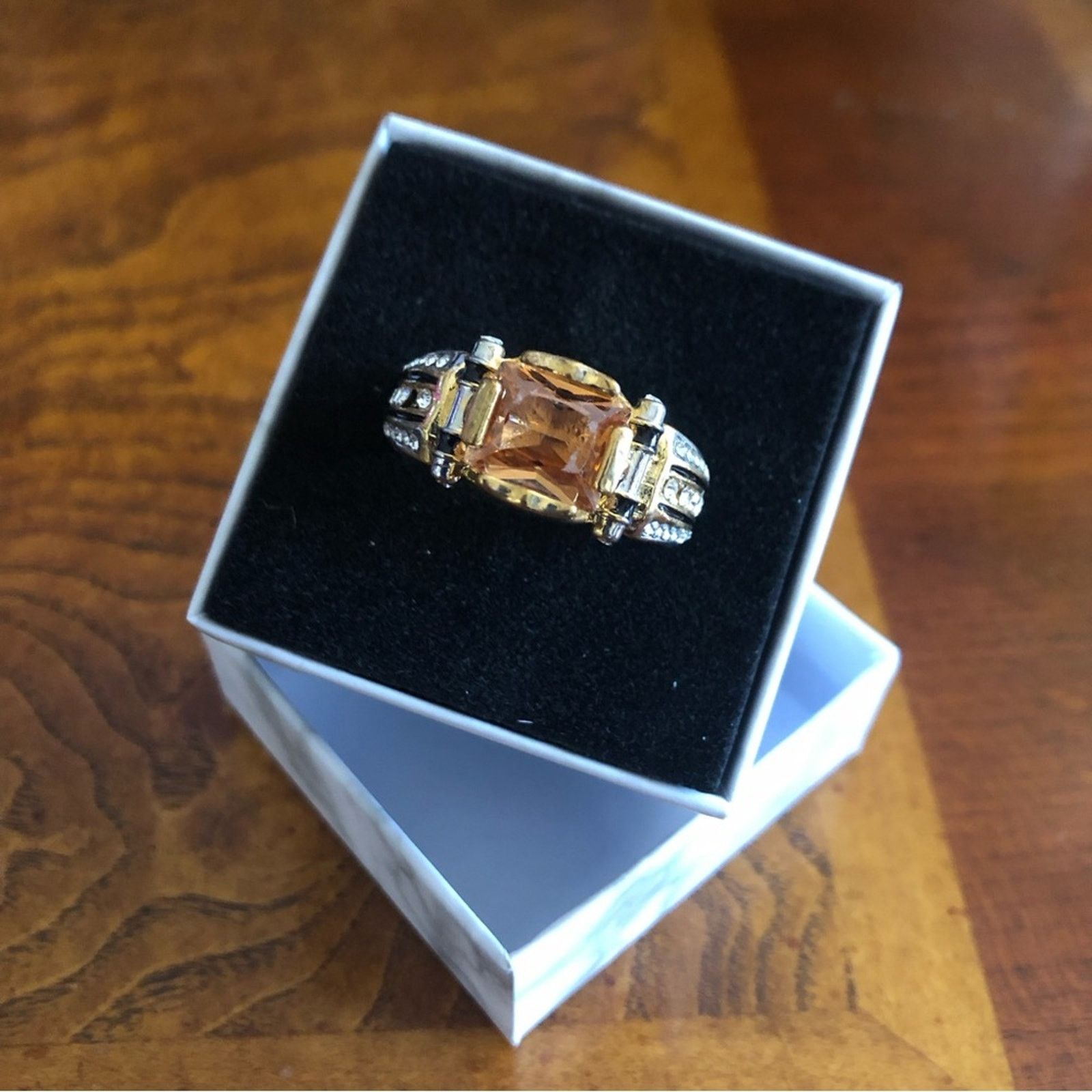 Jewelry MenS Fashionable Faceted Champagne Stone Band Ring NWT 1 in Gold, Men's