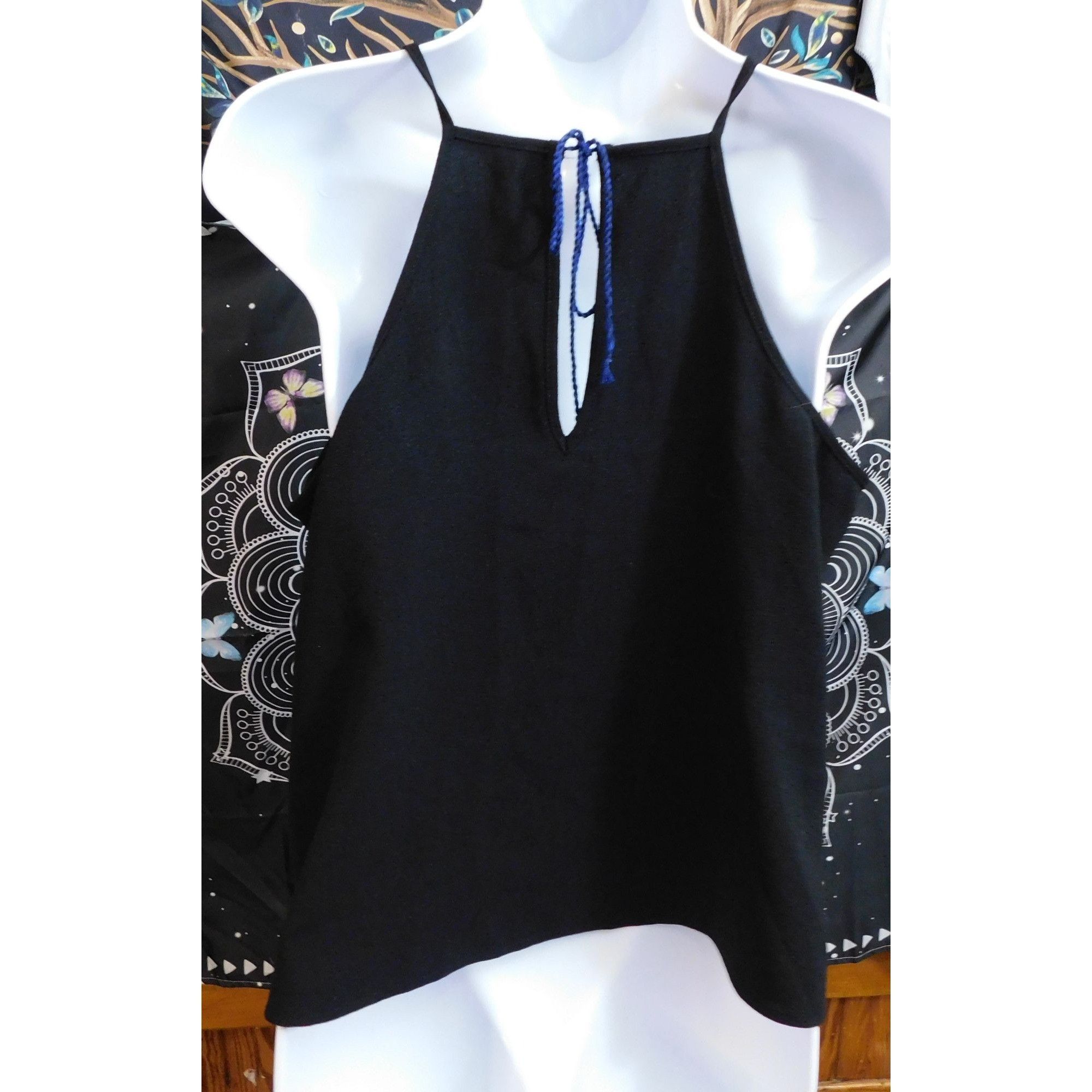 Other Xhilaration Floral Embroidered Sleeveless Top Size M / US 6-8 / IT 42-44 - 3 Thumbnail