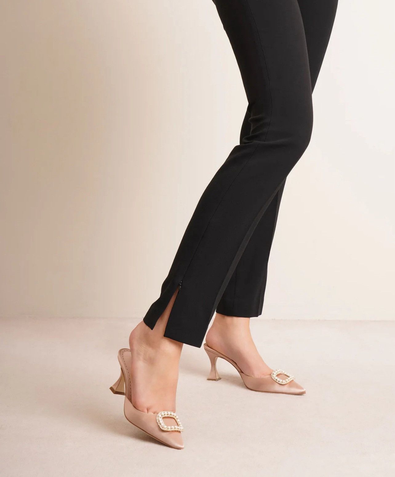 Manolo Blahnik Manolo Blahnik Fabetamu 70 Embellished Satin Mules size 37 Size US 7 / IT 37 - 3 Thumbnail