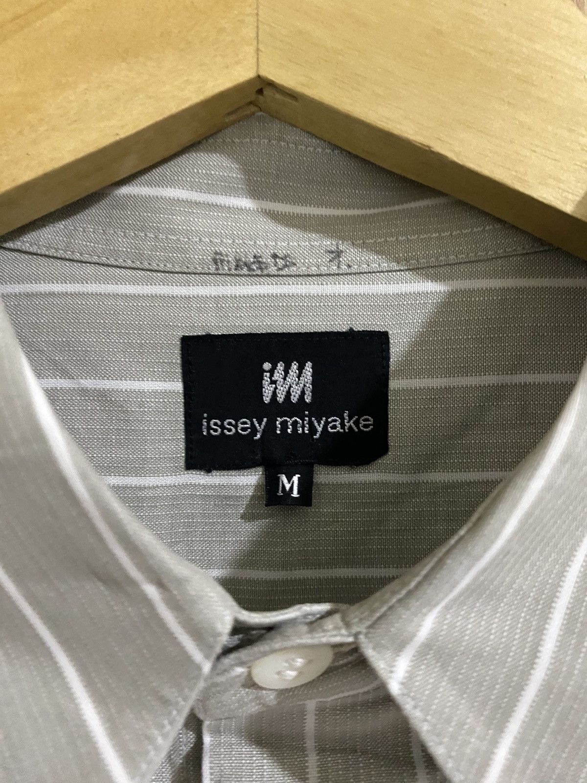 Issey Miyake × Japanese Brand × Vintage Vintage issey miyake hidden pocket stripe button up Size US L / EU 52-54 / 3 - 9 Thumbnail