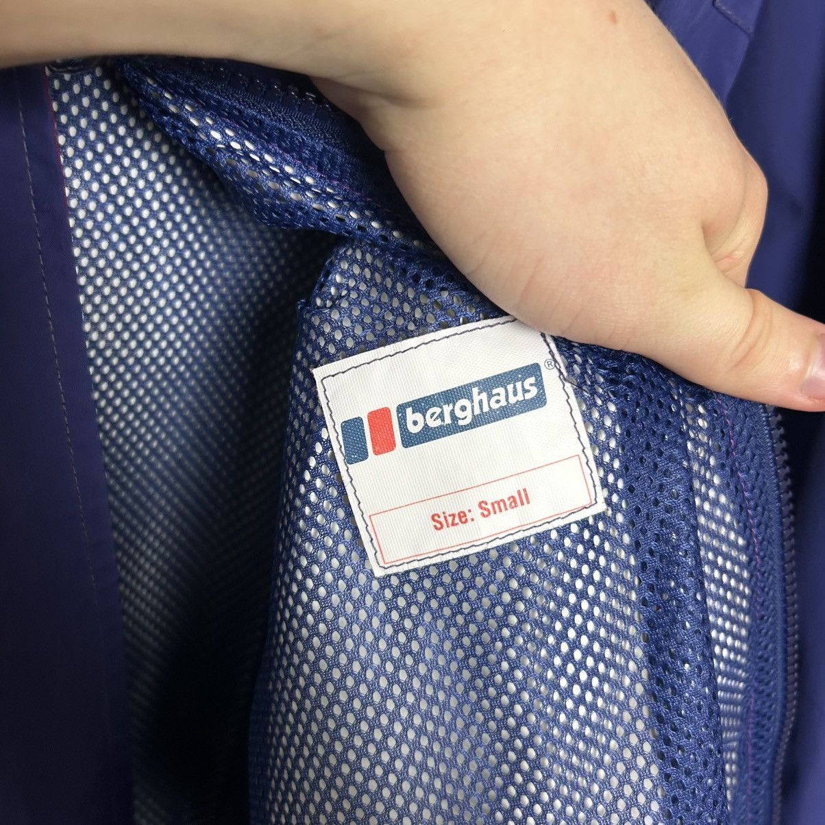 Berghaus Vintage Berghaus Small logo Gore Tex 90’s Made In England Size US S / EU 44-46 / 1 - 10 Thumbnail