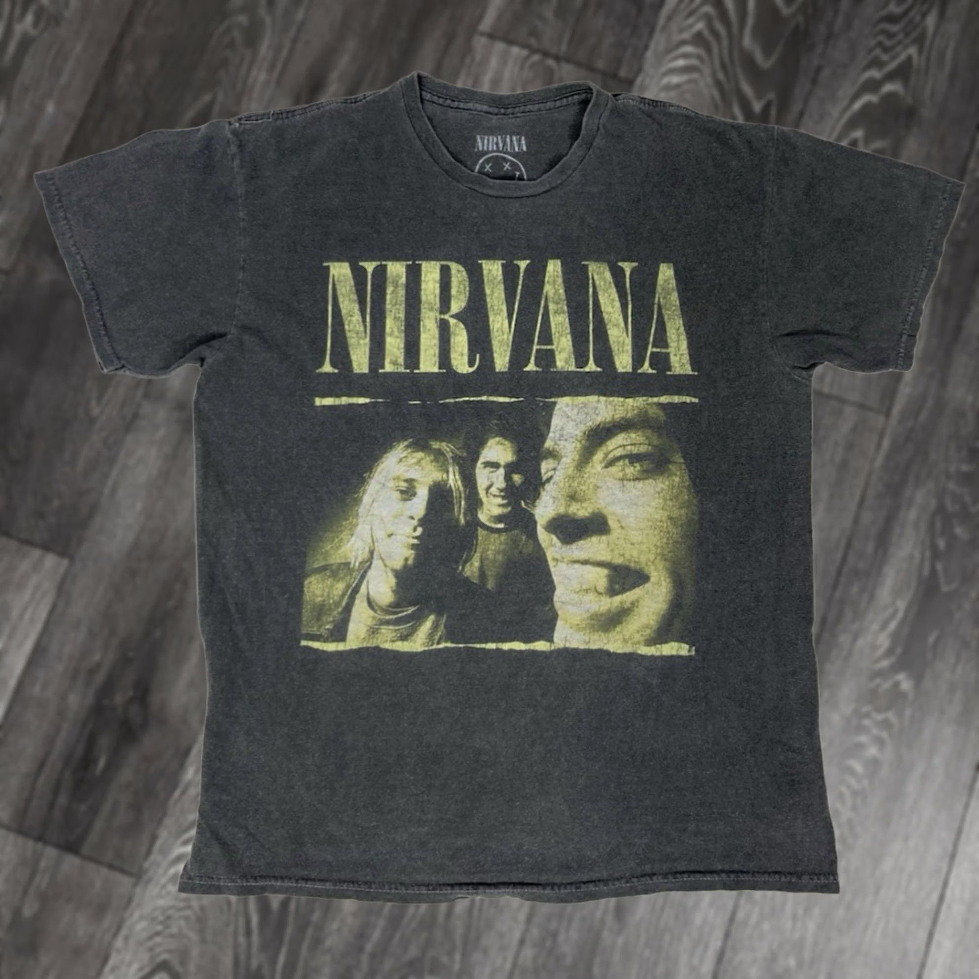 Etro Nirvana Graphic T-shirt Women Medium Gray Short Sleeve Music Merch Retro Size M / US 6-8 / IT 42-44 - 1 Thumbnail
