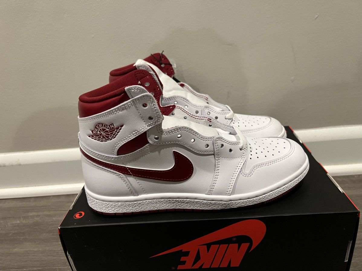 Jordan Brand Size 8.5 AIR JORDAN 1 RETRO HI 85 OG METALLIC BURGUNDY WHITE Size US 8.5 / EU 41-42 - 4 Thumbnail