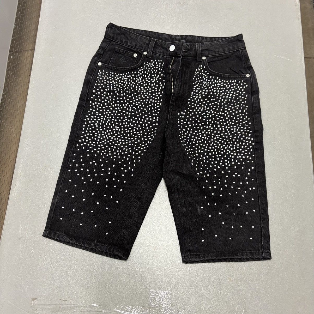 Chiara Ferragni Chiara Ferragni Black Denim Bermuda Jorts Rhinestone Sz 30 Size 30" / US 8 / IT 44 - 2 Thumbnail