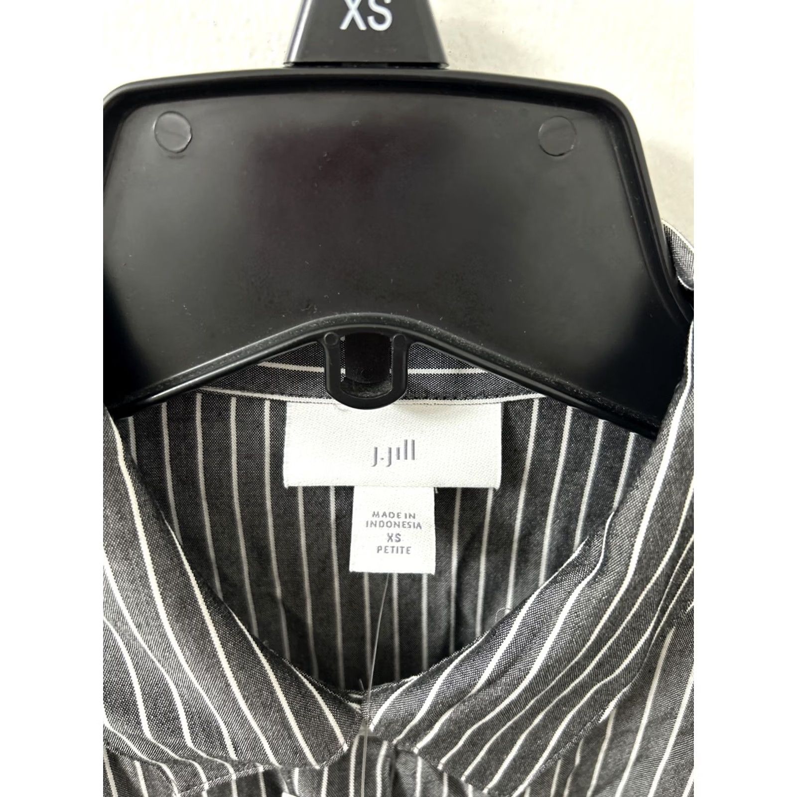 J. Jill J. Jill Shirt Womens XS Black White Striped Petite Button Down Rayon L/S Slim Casual Professional Size XS / US 0-2 / IT 36-38 - 6 Thumbnail