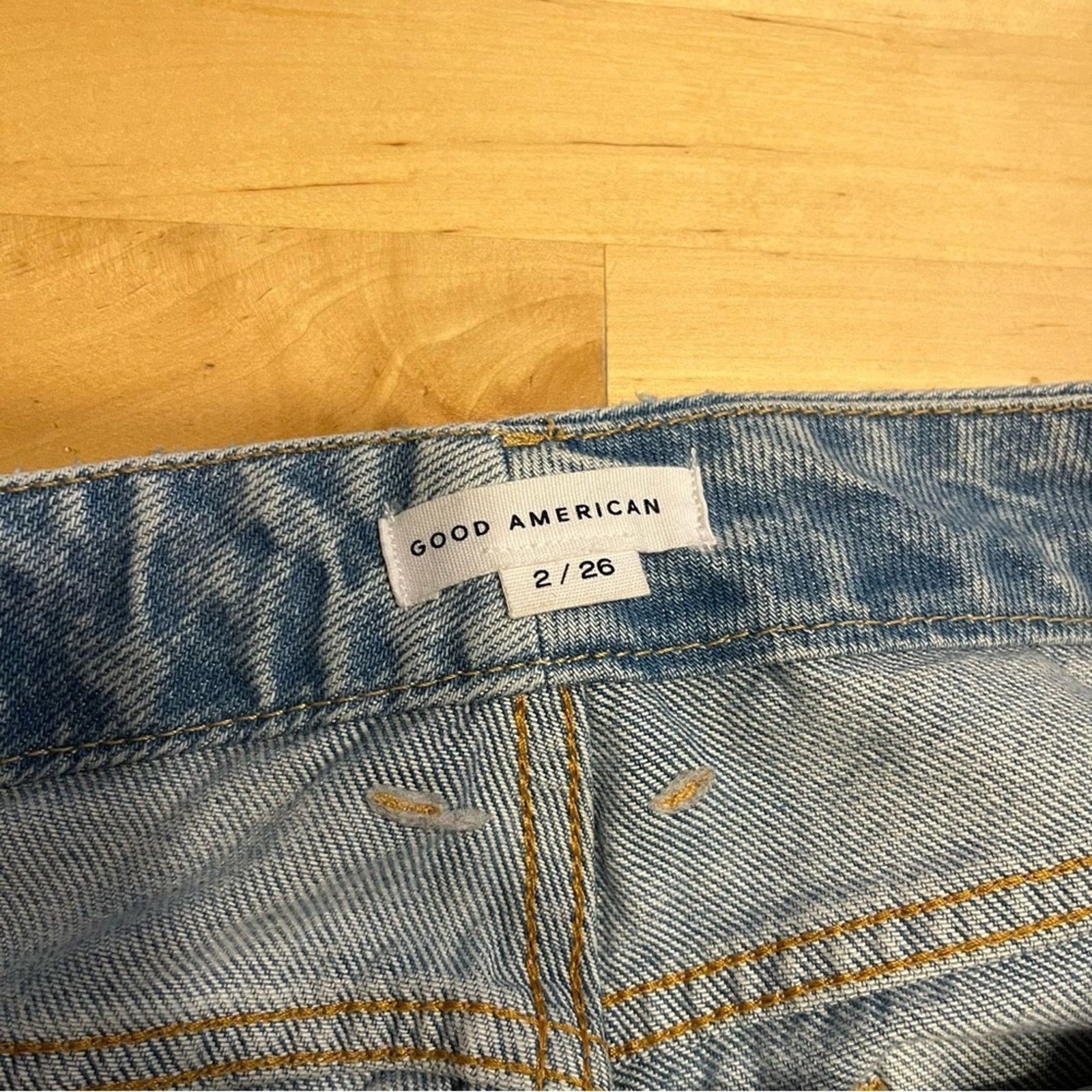 Good American Good American Jeans 2/26 Straight High Rise 90's Frayed Hem Size 26" / US 2 / IT 38 - 3 Thumbnail