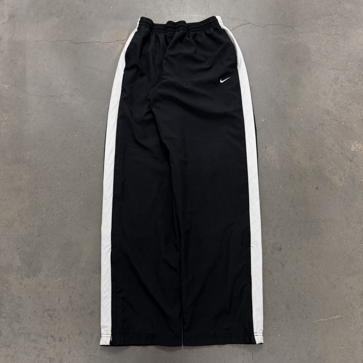 Nike Baggy Nike White Stripe Sweatpants Size US 31 - 1 Thumbnail