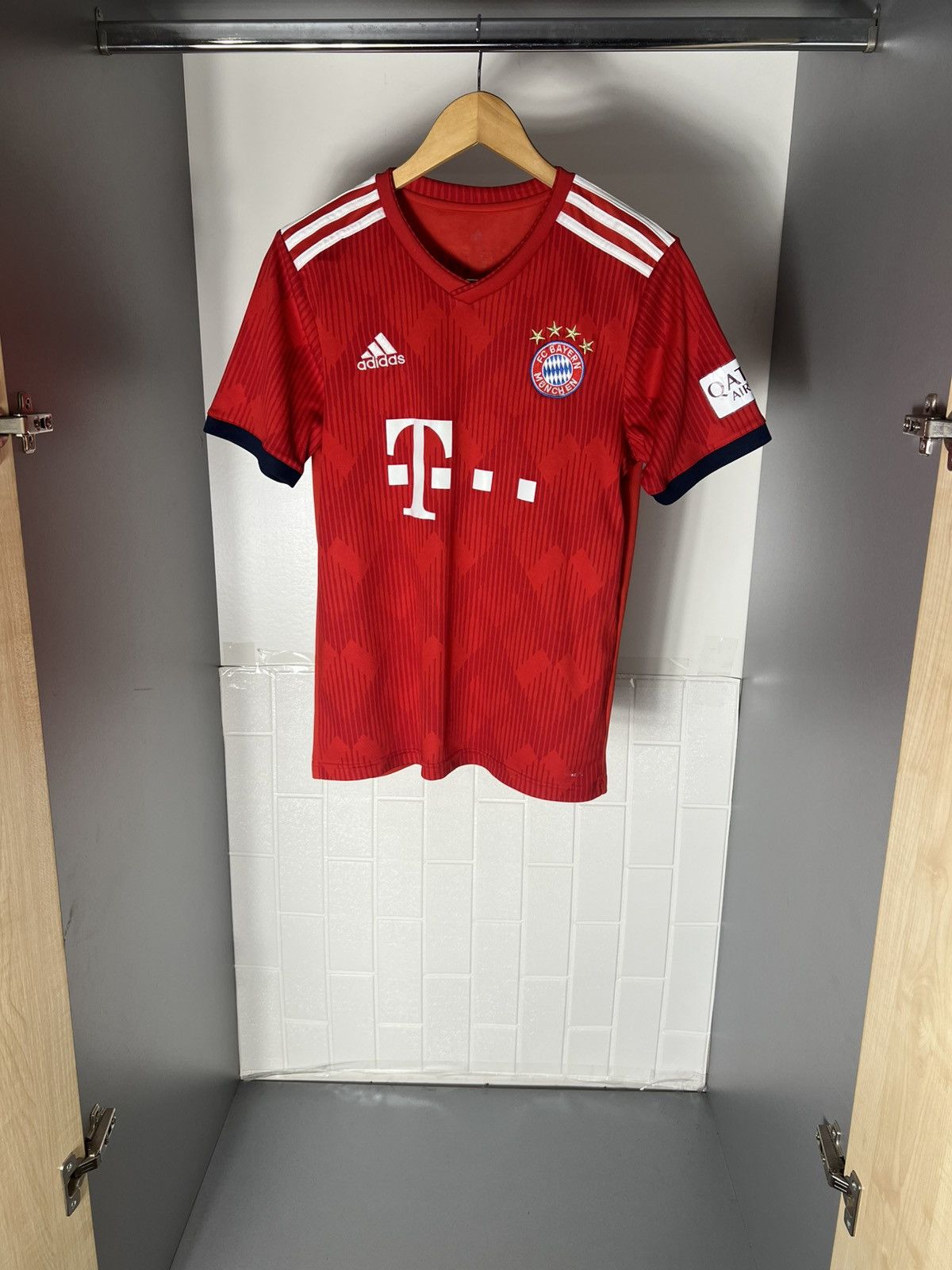 Vintage VINTAGE ADIDAS FC BAYERN MUNCHEN GERMANY SOCCER JERSEY RETRO Size US S / EU 44-46 / 1 - 1 Thumbnail