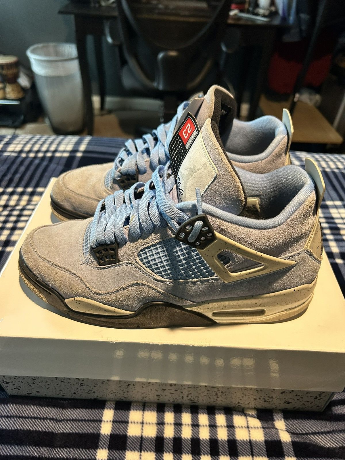 Jordan Brand Air Jordan 4 “UNC” Size US 10 / EU 43 - 2 Thumbnail