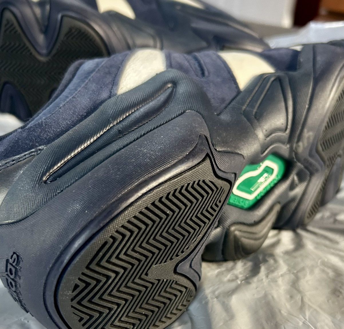 Adidas Adidas X Hoop York City - Crazy 8 Low - Legend Ink - Size US 11.5 / EU 44-45 - 18 Thumbnail