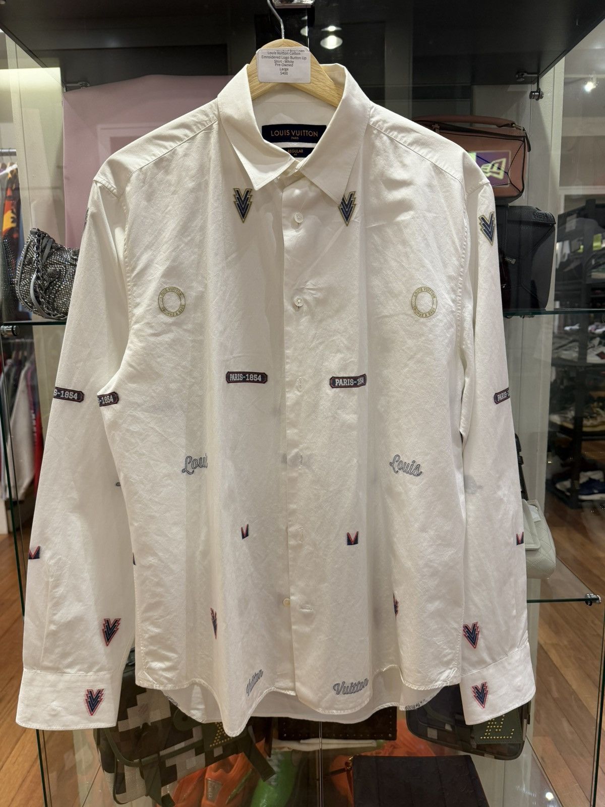 Louis Vuitton Louis Vuitton Embroidered Logo Button Down Shirt Size US L / EU 52-54 / 3 - 1 Thumbnail