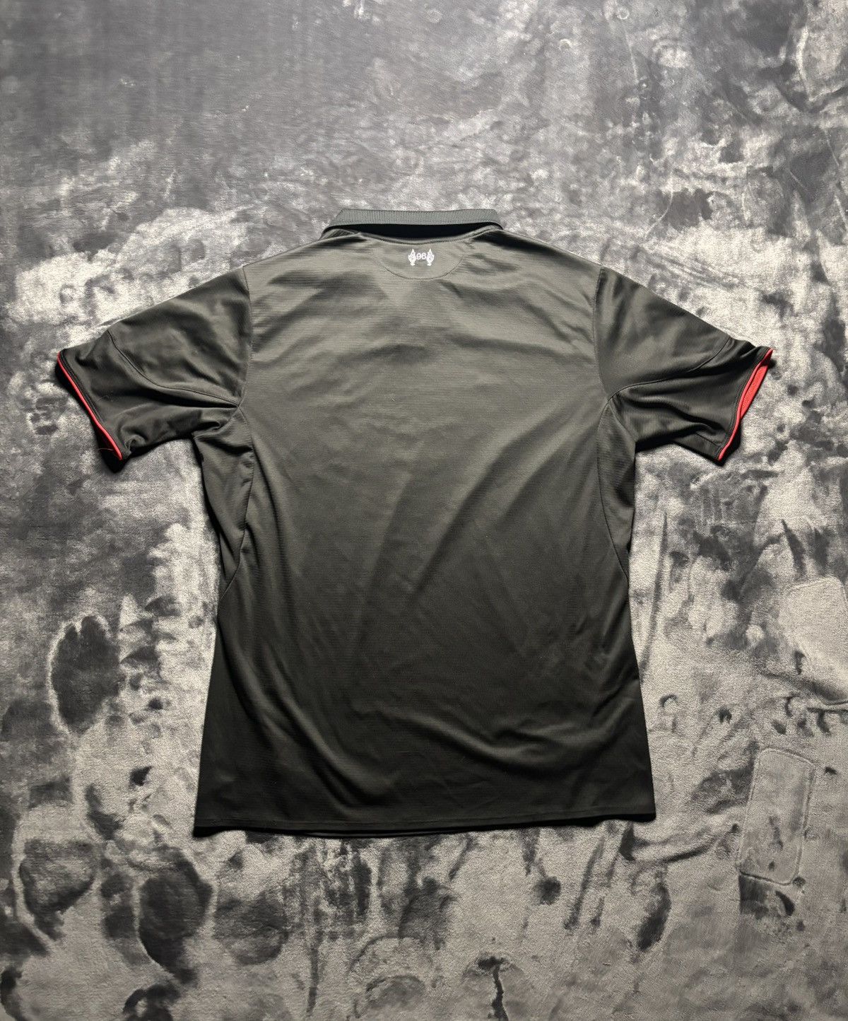 New Balance Liverpool 2016/2017 away kit - black and red Size US M / EU 48-50 / 2 - 2 Thumbnail