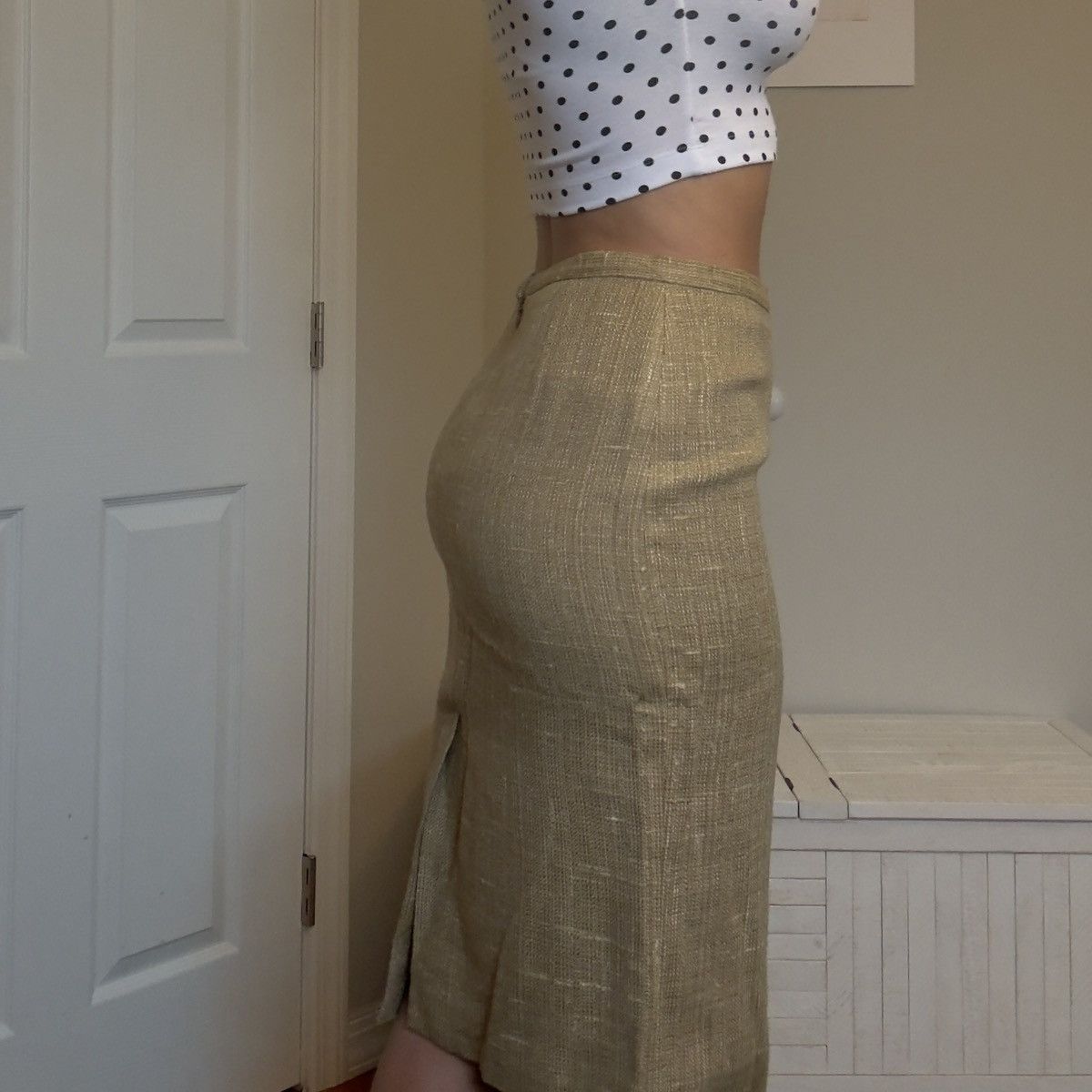 Dolce & Gabbana Authentic Vintage Dolce & Gabbana Tan & Gold Tweed Skirt Size 28" / US 6 / IT 42 - 2 Thumbnail