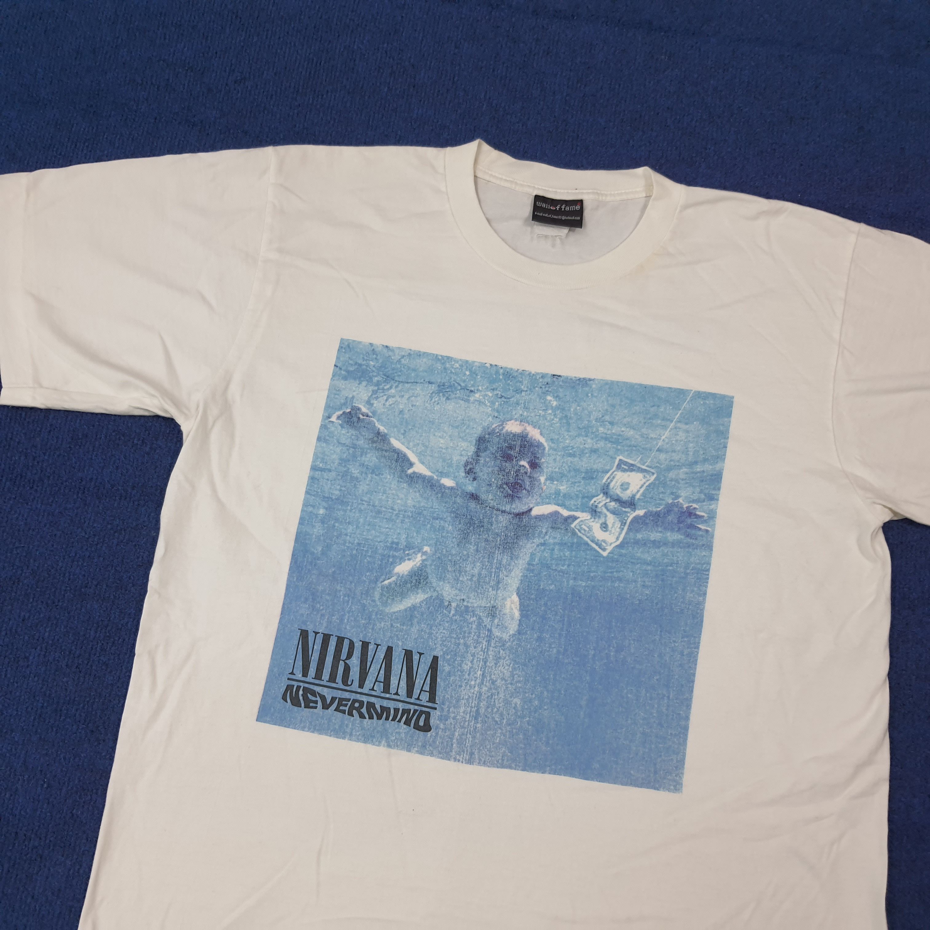 Vintage Vintage Nirvana Nevermind Band 2000s Reprint T-Shirt C276N32 Size US M / EU 48-50 / 2 - 2 Thumbnail