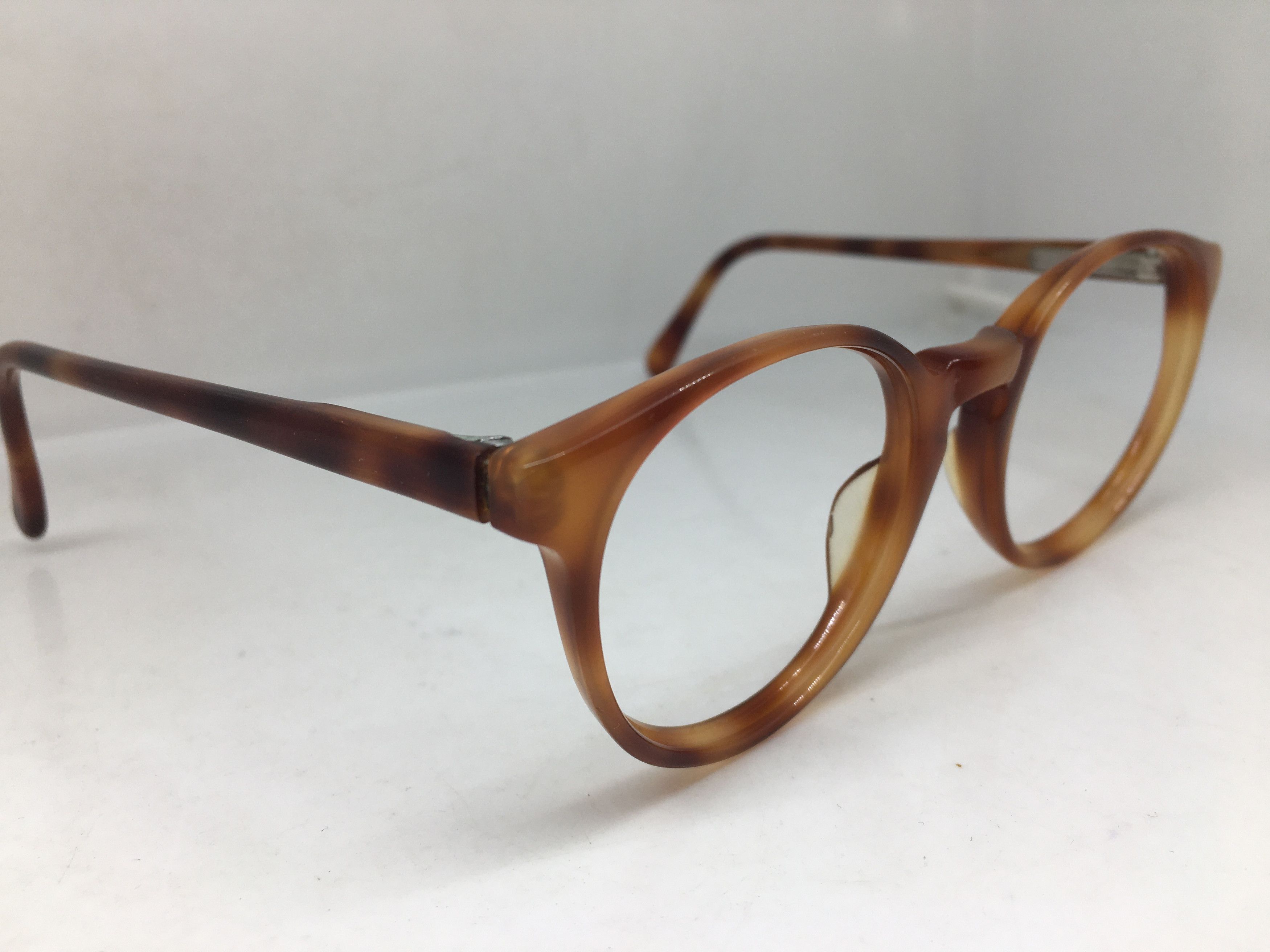 Vintage Vintage Tortoise Keyhole ARISTOCRAT Eyeglasses Frame Size ONE SIZE - 2 Thumbnail