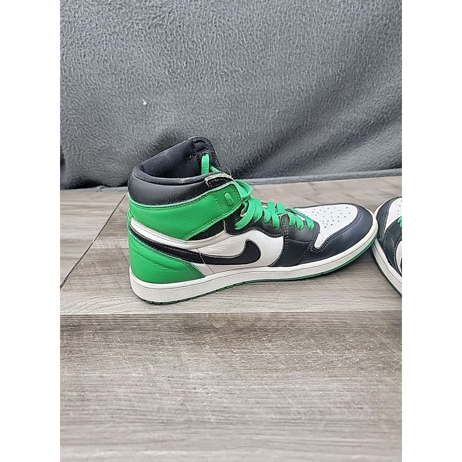 Jordan Brand Jordan 1 Retro High OG Lucky Green Sneaker DZ5485-031 Men’s 10 Shoes Green Nike Jordan 1 Retro High OG Sneaker Mens 10 Green Band Green Size US 9 / EU 42 - 7 Thumbnail