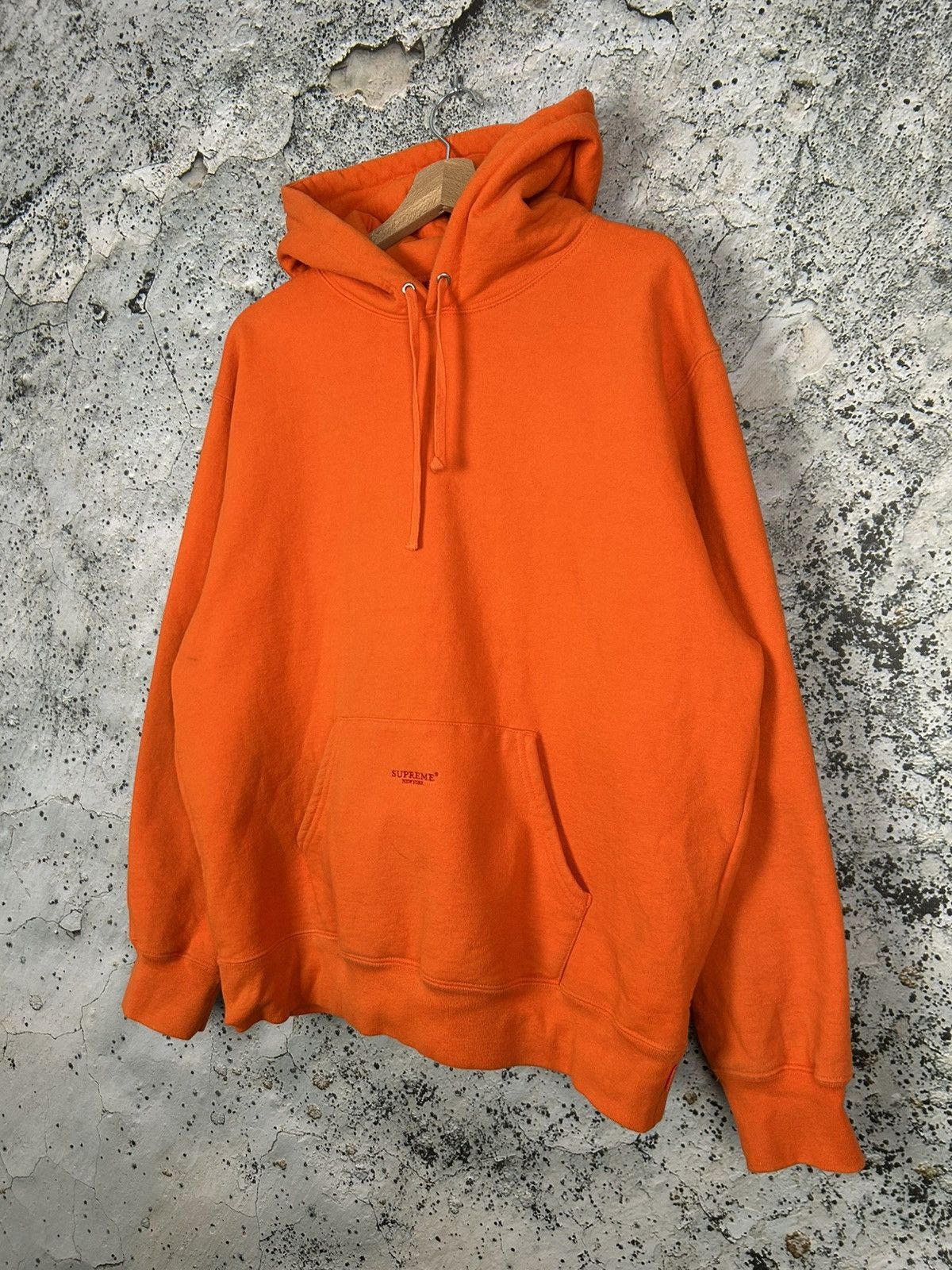 Supreme Supreme New York Orange Baggy Hoodie Rap Skate Streetwear Size US M / EU 48-50 / 2 - 2 Thumbnail