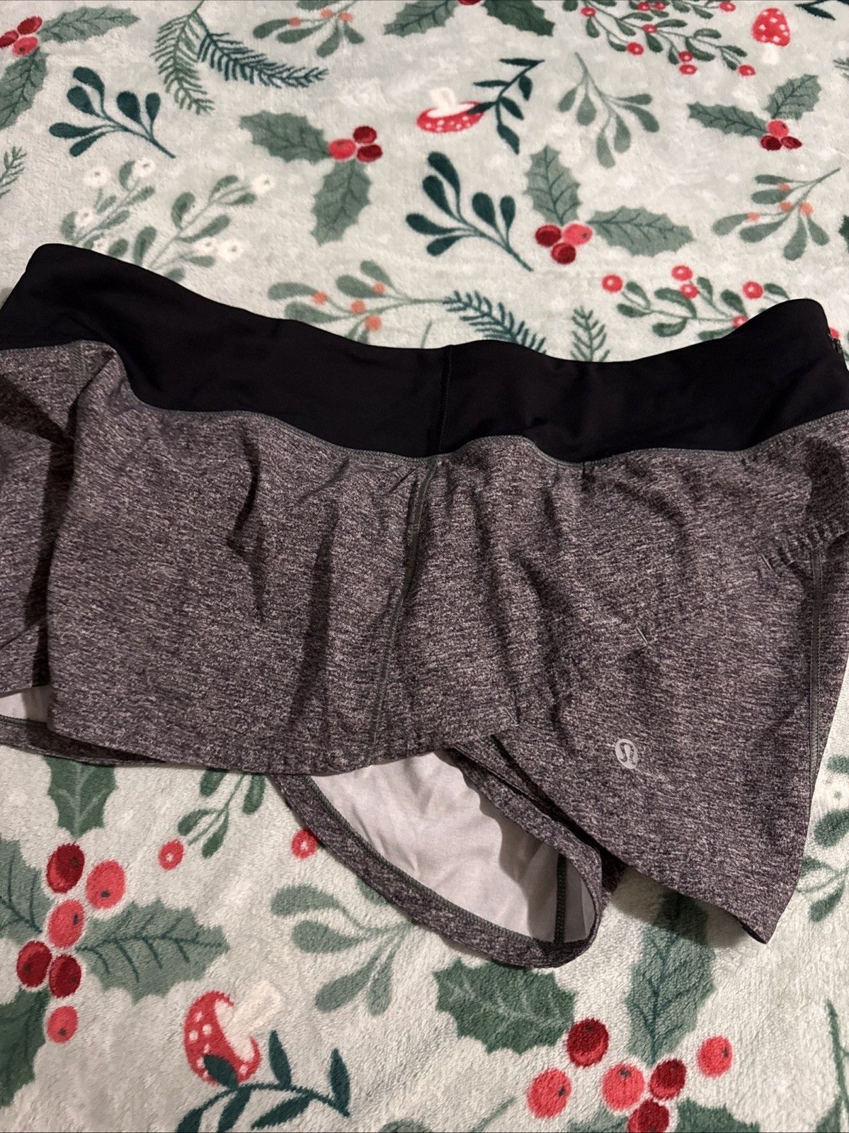 Lululemon Lululemon Women’s Size 10 Shorts Size 22" - 2 Thumbnail
