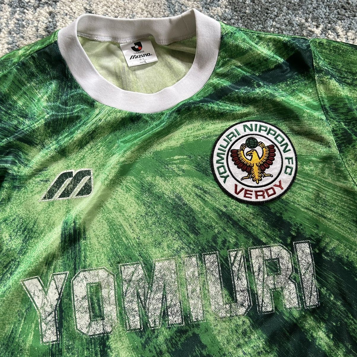 Mizuno 1993 1994 1995 YOMiURi NiPPON TOKYO VERDY FC JERSEY SHiRT Size US M / EU 48-50 / 2 - 3 Thumbnail