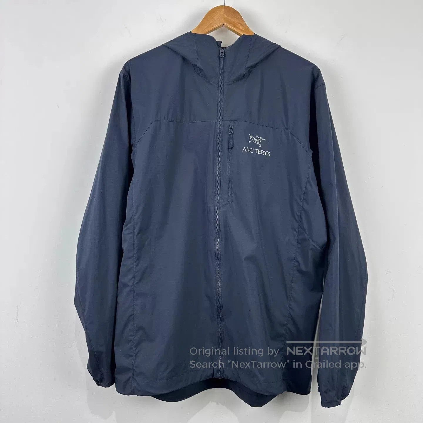 Arc'teryx Blue Hooded Light Jacket Size L. Size US L / EU 52-54 / 3 - 1 Thumbnail