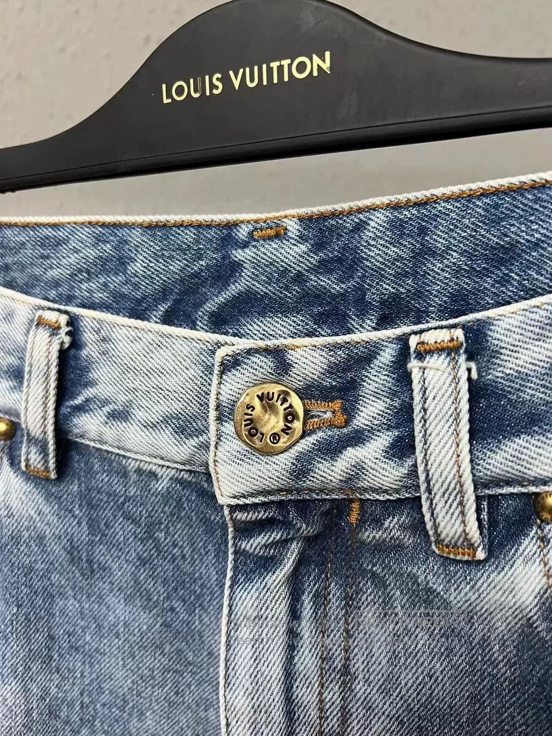 Louis Vuitton lv water. Size US 30 / EU 46 - 3 Thumbnail