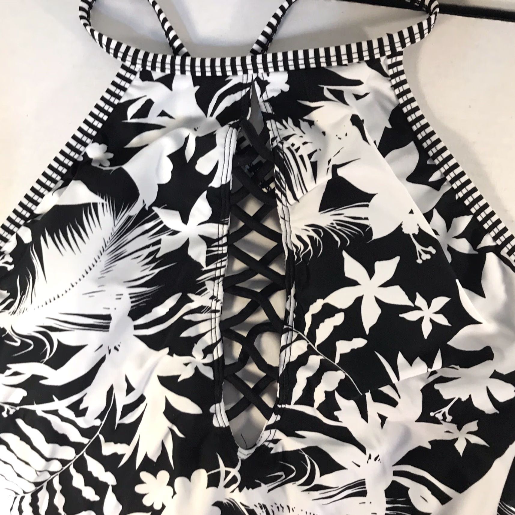 Vintage Bleu Rod Beattie Black/White Floral One Piece Backless Swimsuit Womens Size 12 Size ONE SIZE - 2 Thumbnail