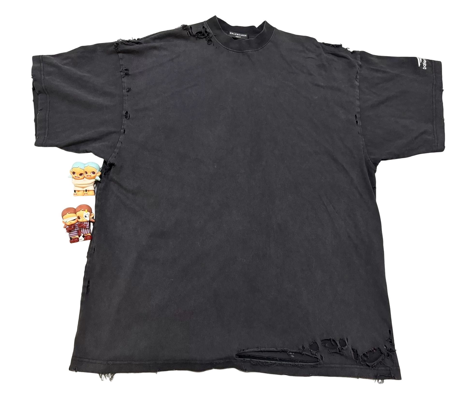 Balenciaga Balenciaga Distressed Unifit T-Shirt Size S Size US S / EU 44-46 / 1 - 1 Thumbnail
