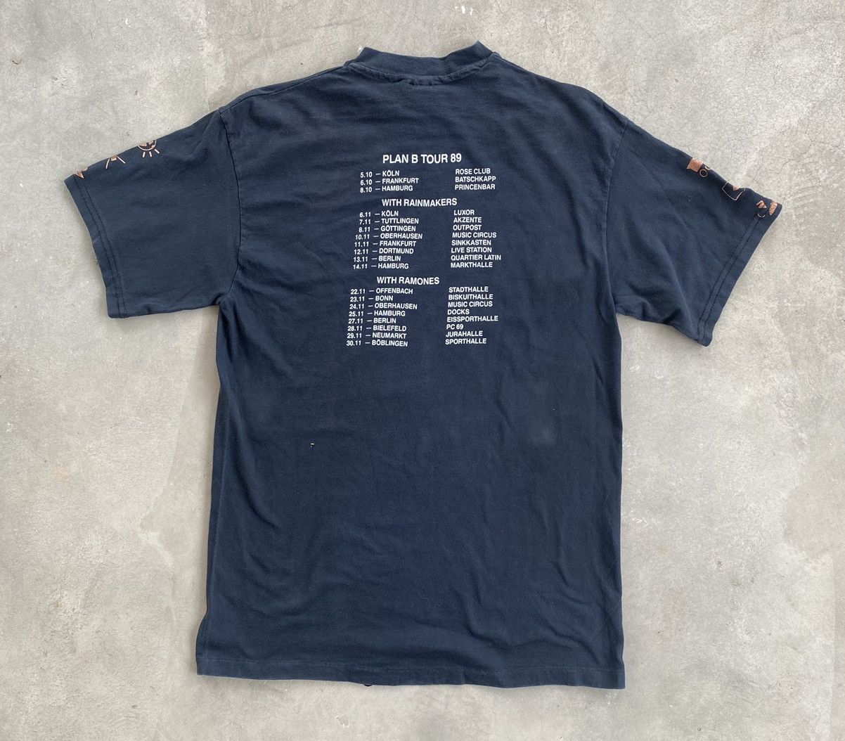Band Tees VINTAGE BAND PLAN B TOUR 89 RAMONES THE RAINMAKERS Size US XL / EU 56 / 4 - 1 Thumbnail