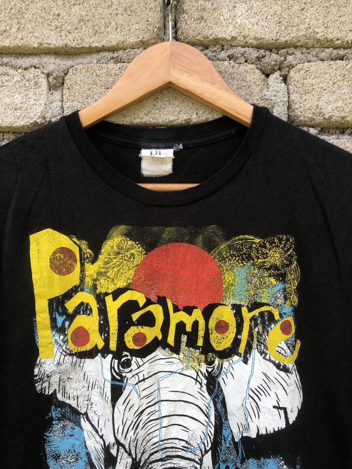 Band Tees Vintage Y2K Paramore Elephant Calourful Band Merc Tee Size US L / EU 52-54 / 3 - 7 Thumbnail