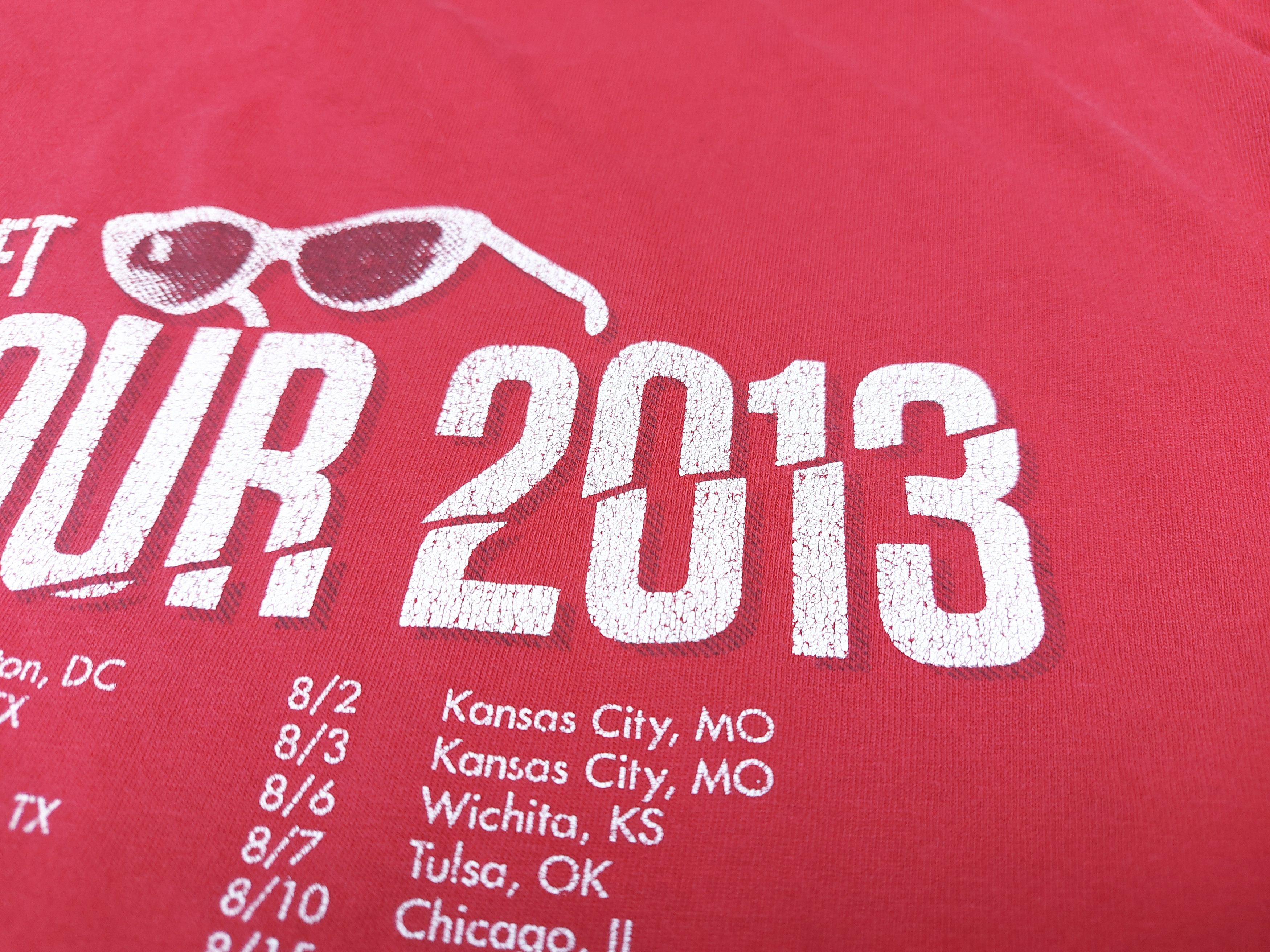 Band Tees Vintage Taylor Swift Red Tour 2013 Double-Sided TEE Size US L / EU 52-54 / 3 - 10 Thumbnail