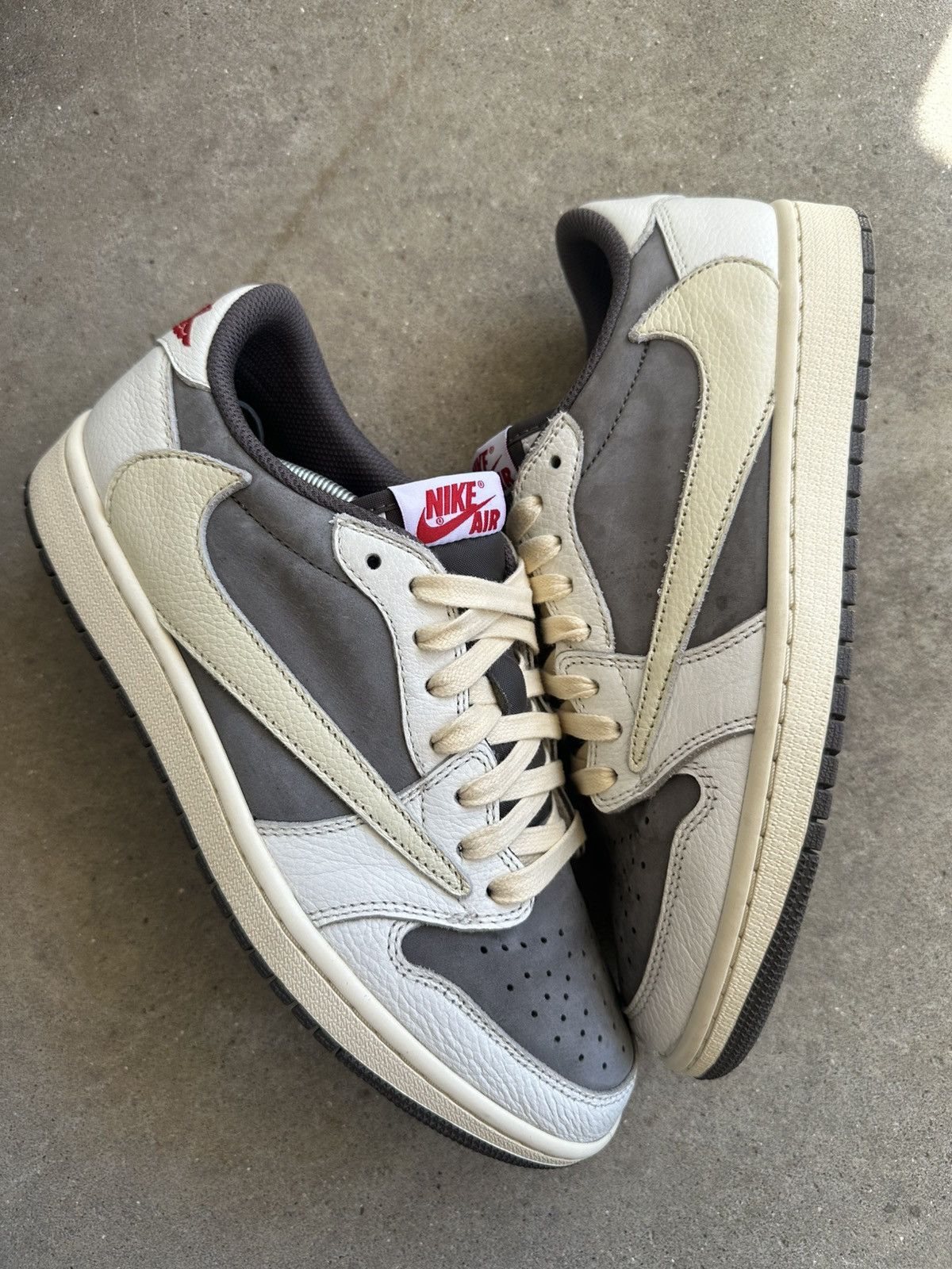Jordan Brand × Travis Scott Jordan 1 Retro Low OG SP Travis Scott Reverse Mocha size 9 Size US 9 / EU 42 - 1 Thumbnail